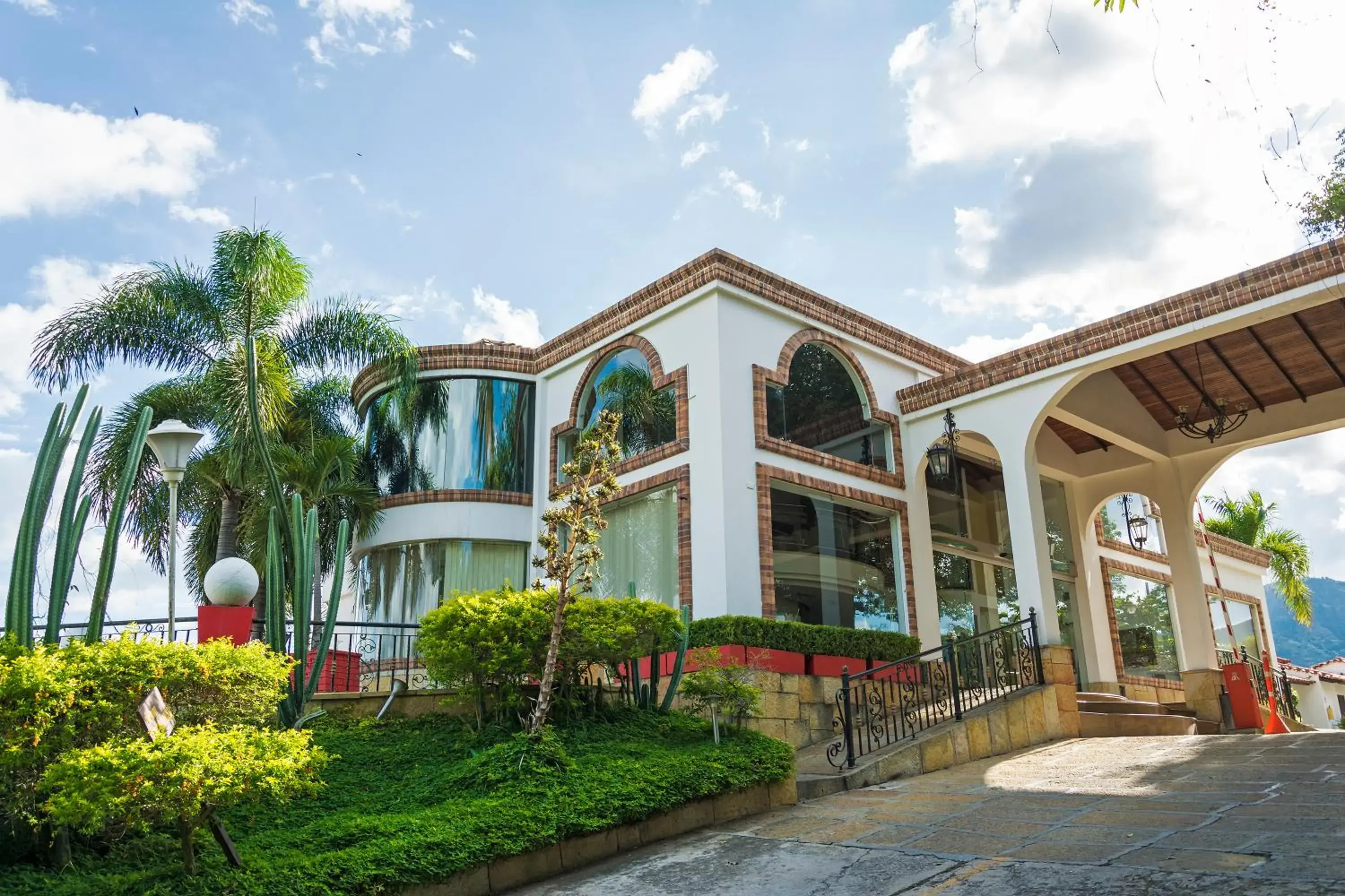 Facade/entrance, Property Building in Hotel San Juan Internacional