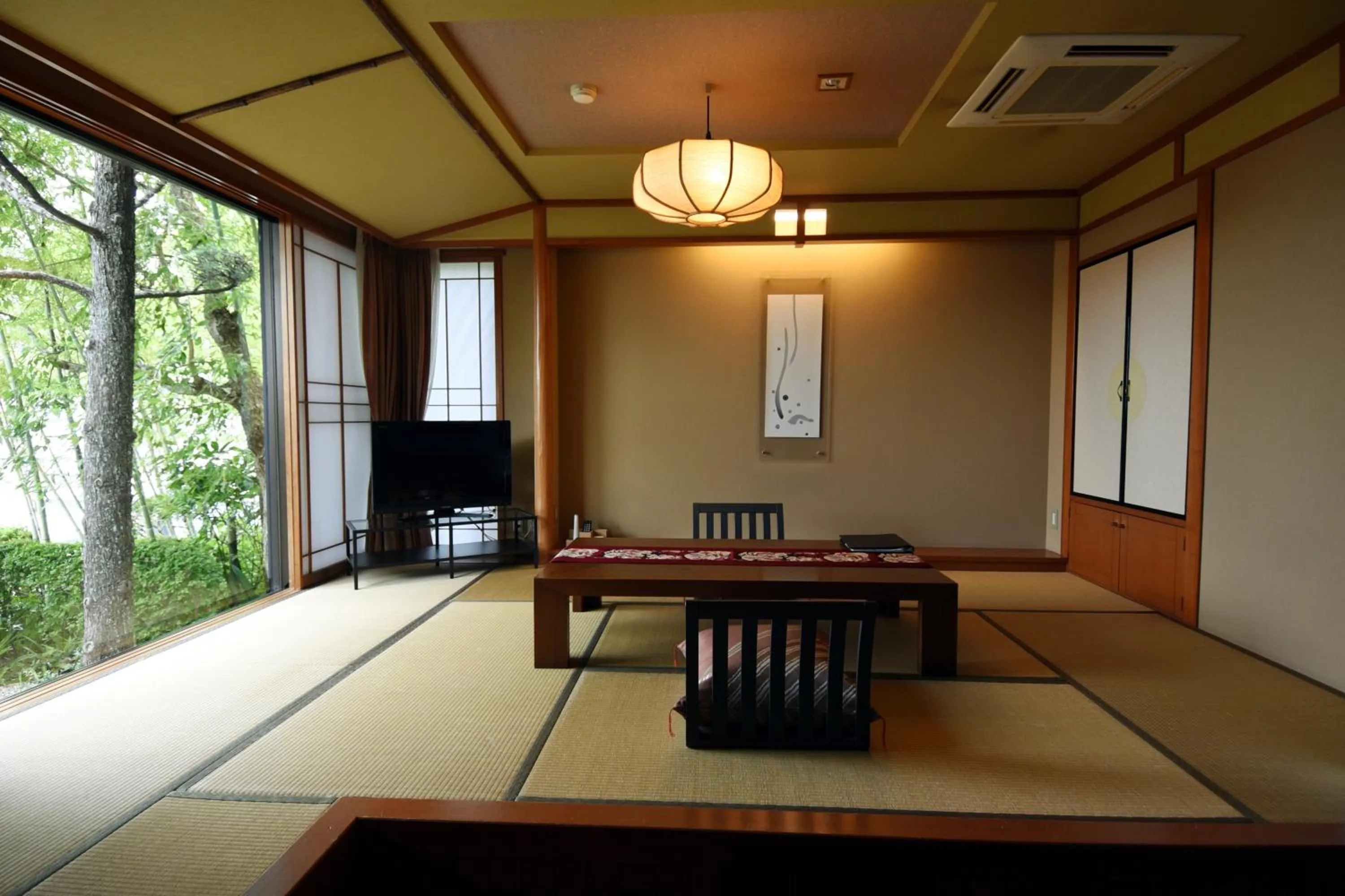 Photo of the whole room in Arima Onsen Taketoritei Maruyama