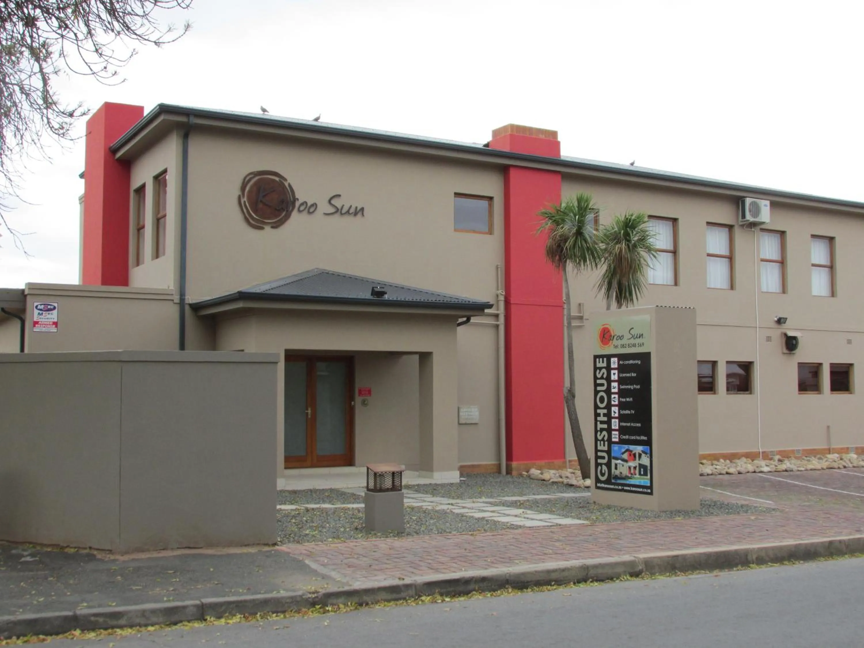 Facade/entrance in Karoo Sun Guest House