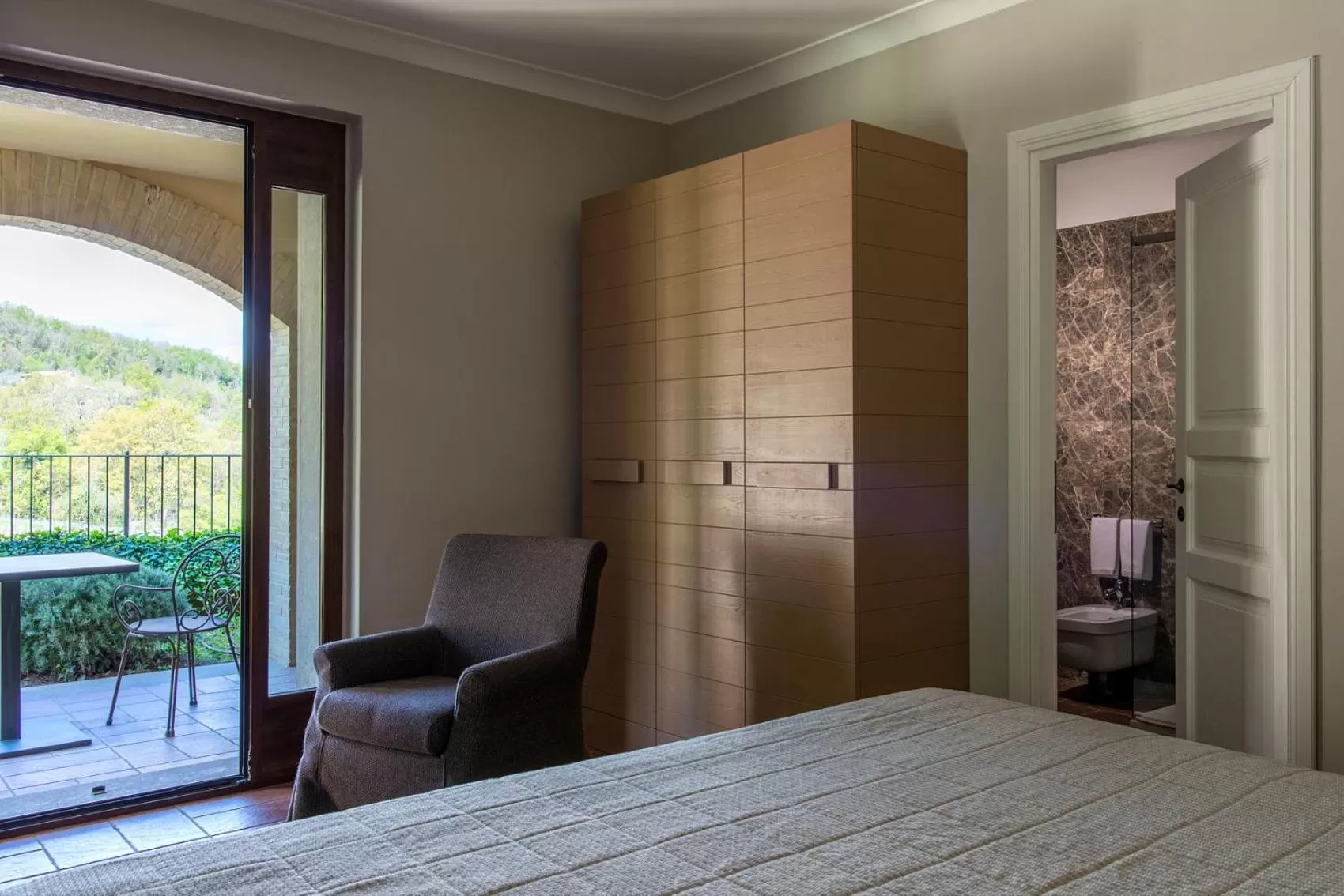 Bed in Altarocca Wine Resort Adults Only