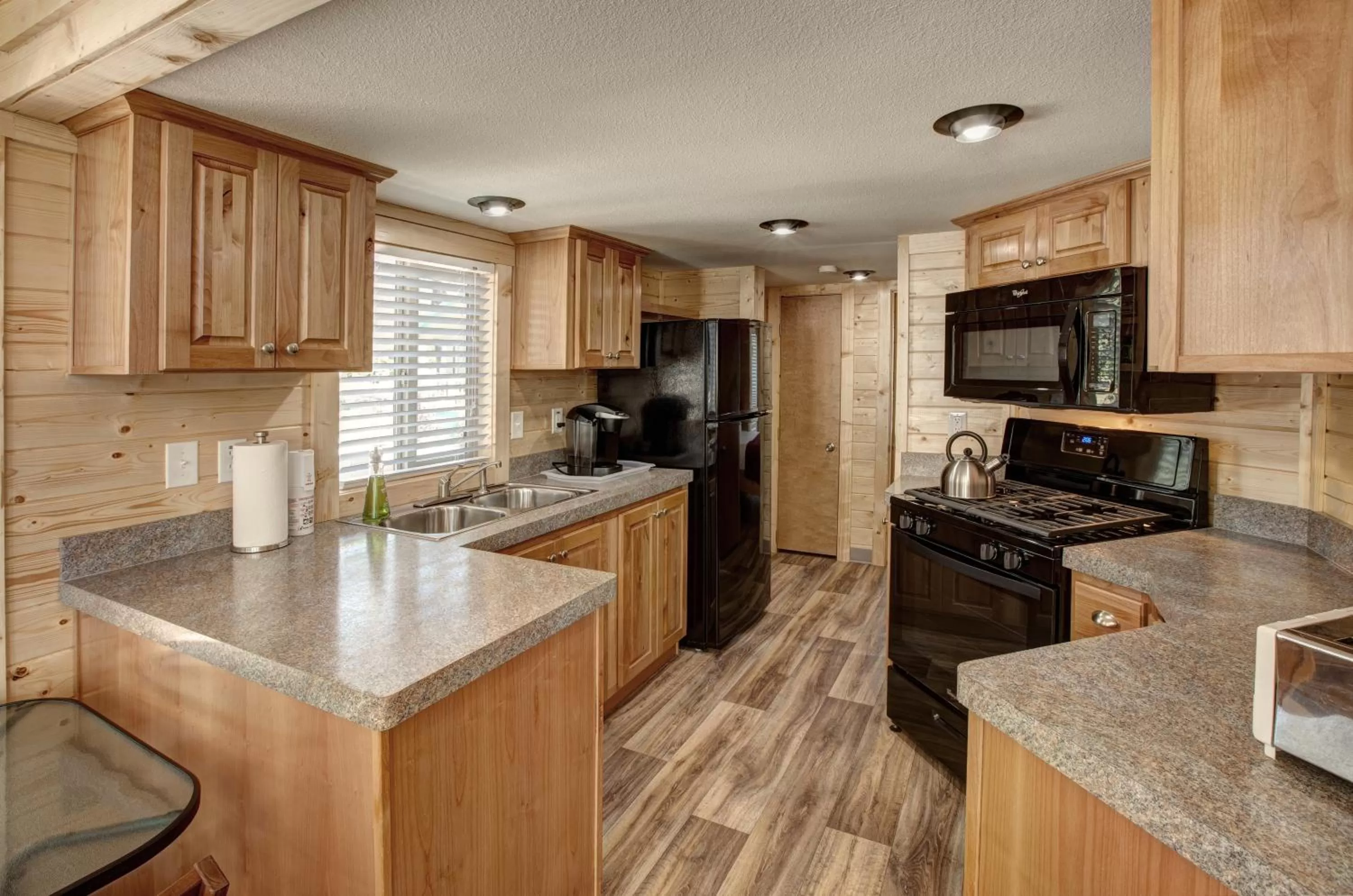 Kitchen or kitchenette, Kitchen/Kitchenette in Sheltered Nook On Tillamook Bay