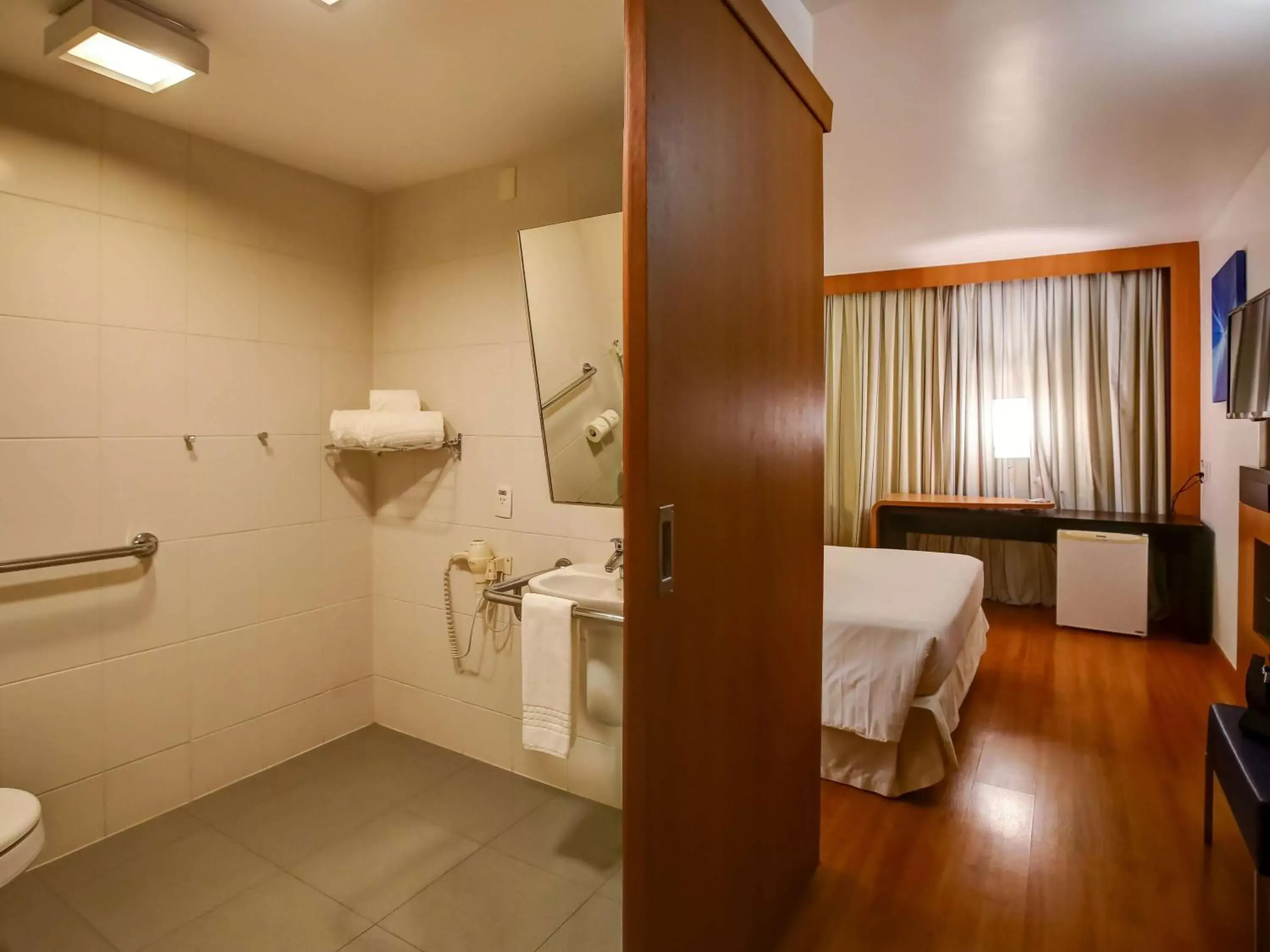 Bedroom, Bathroom in Novotel RJ Santos Dumont