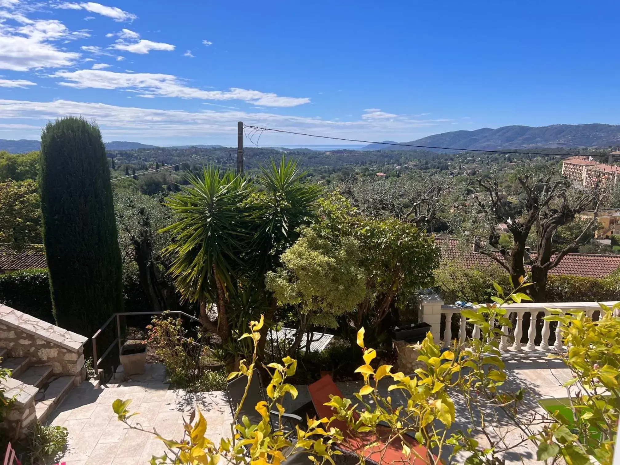 Property building in les petites terrasses