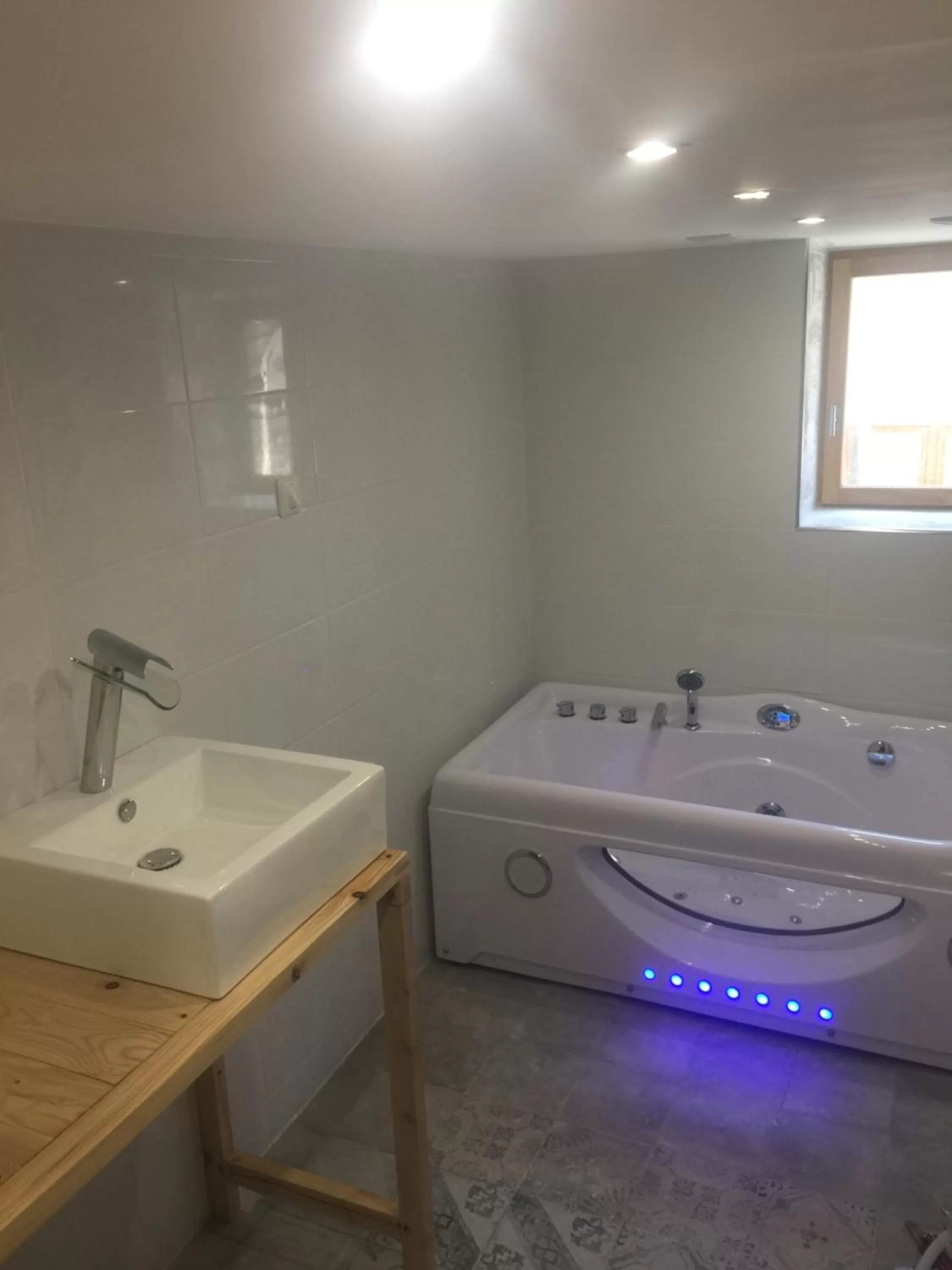 Hot Tub in Chambres d’hôtes La Voûte