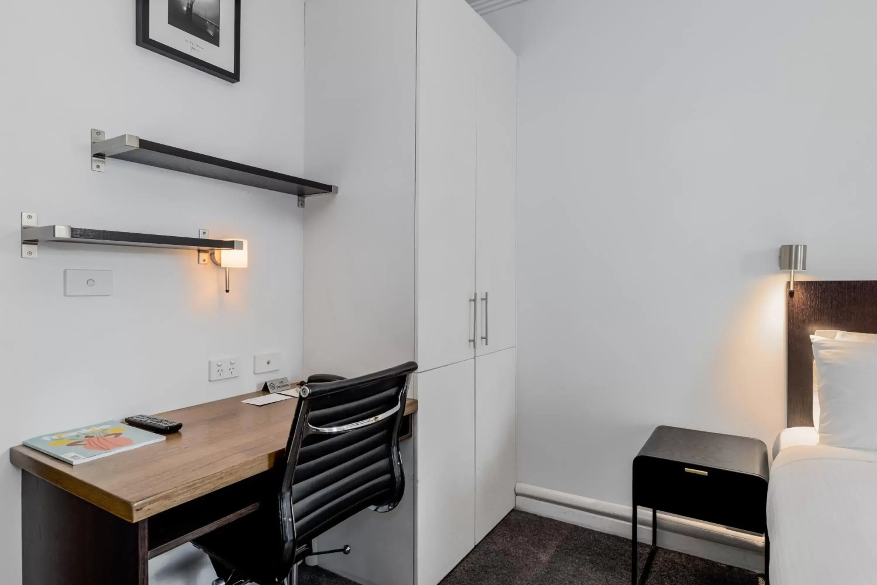 Seating area, Bathroom in Alto Hotel On Bourke