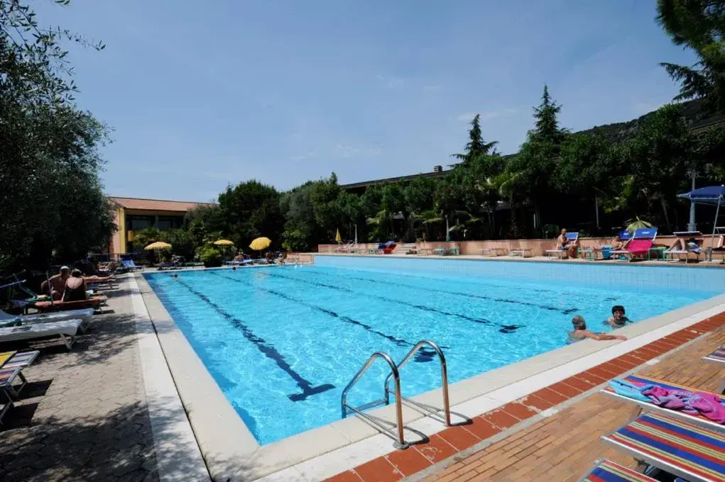 Day, Swimming Pool in Sport Hotel Olimpo