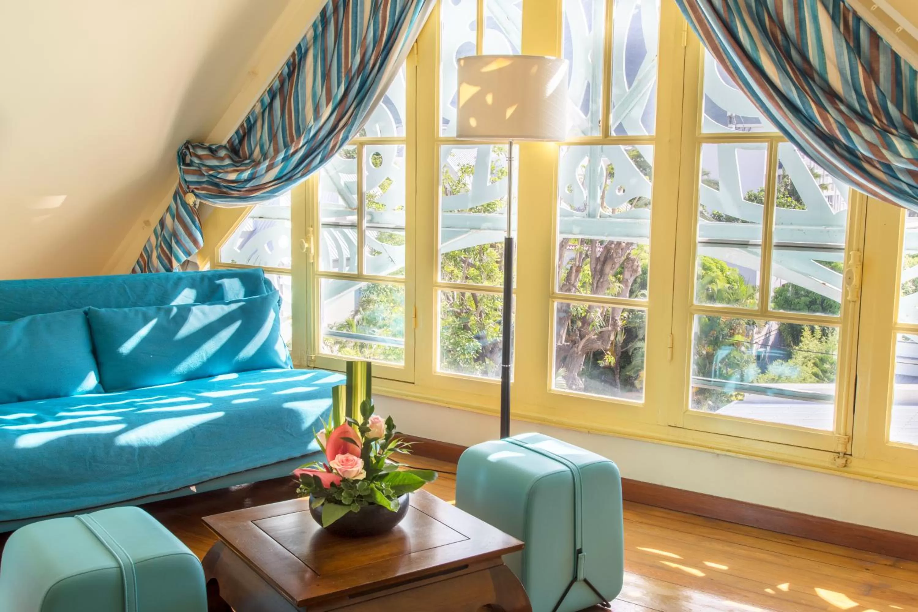 Seating area in Le Juliette Dodu- Le charme d'un monument historique