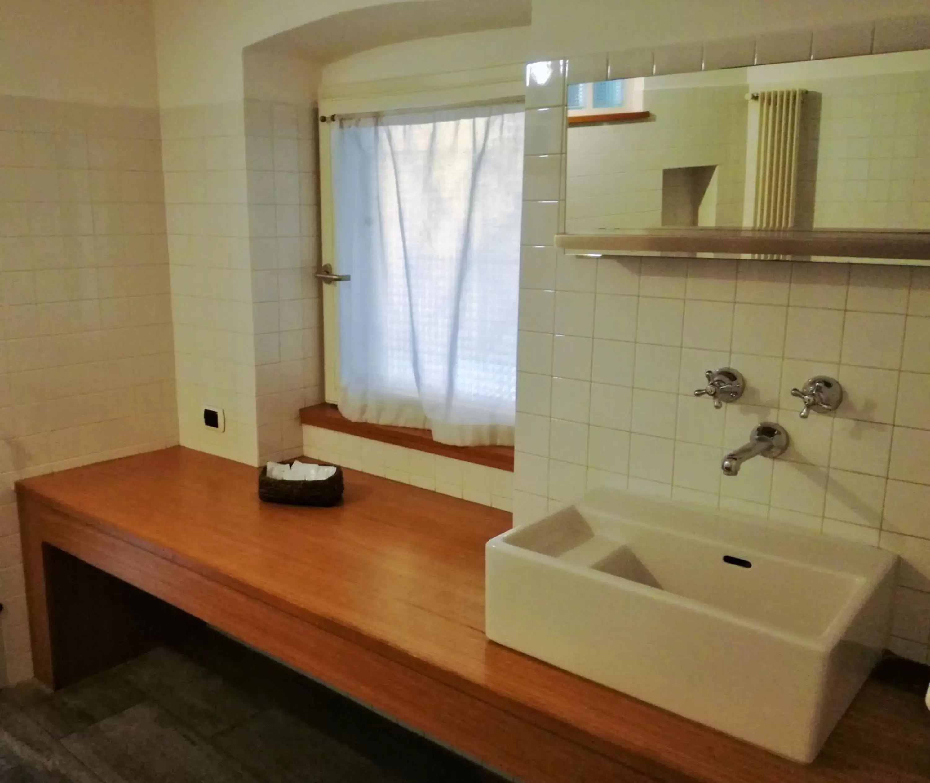 Bathroom in Zaffiro Blu Airport