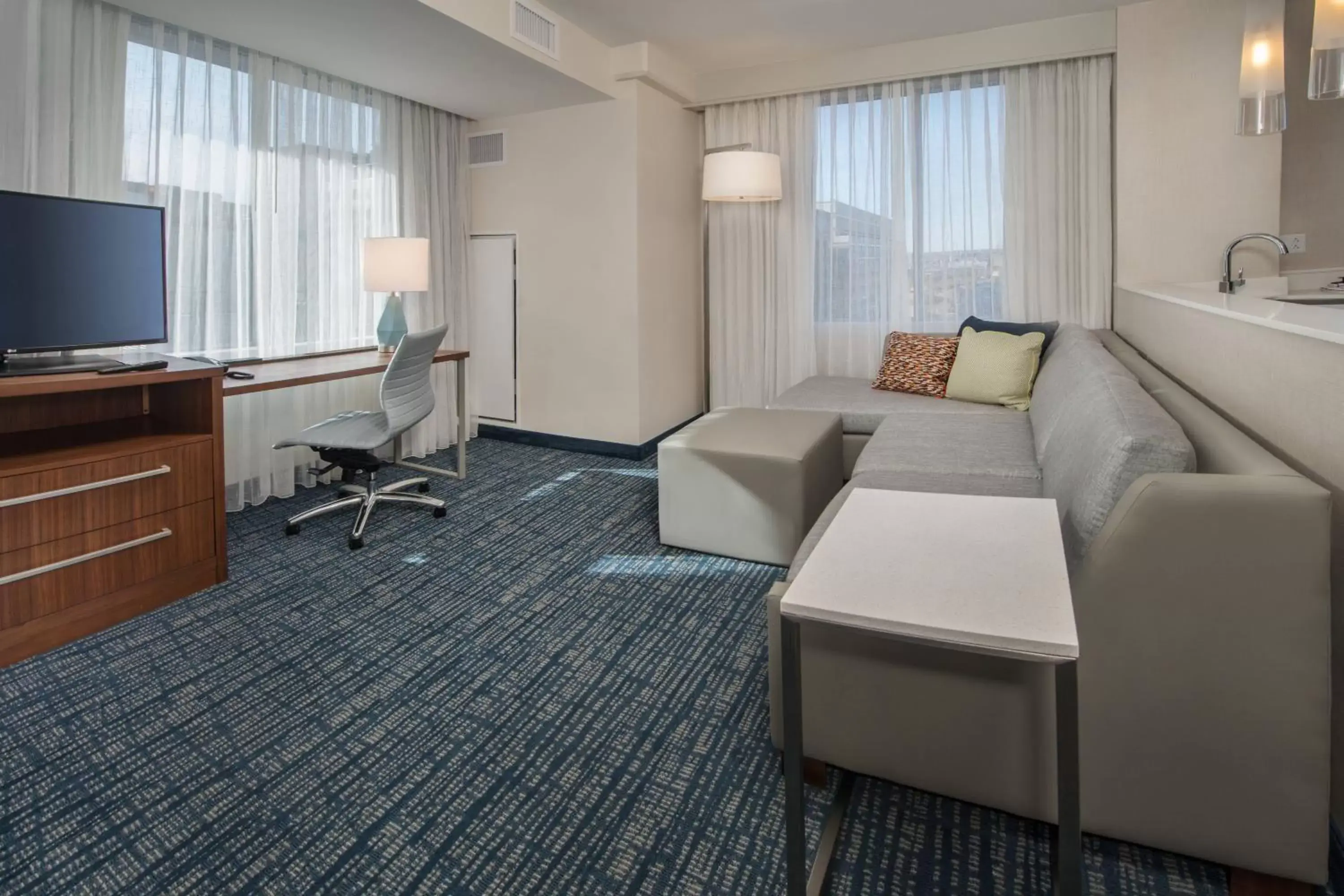 Living room, Seating Area in Residence Inn by Marriott Baltimore at The Johns Hopkins Medical Campus