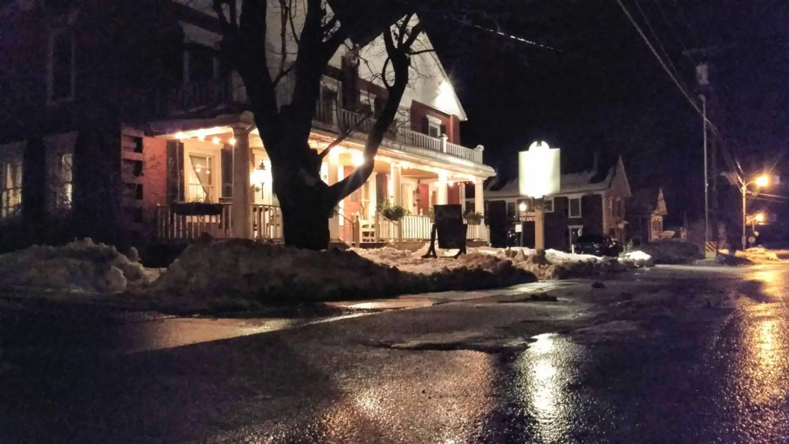 Property Building in Black Lantern Inn