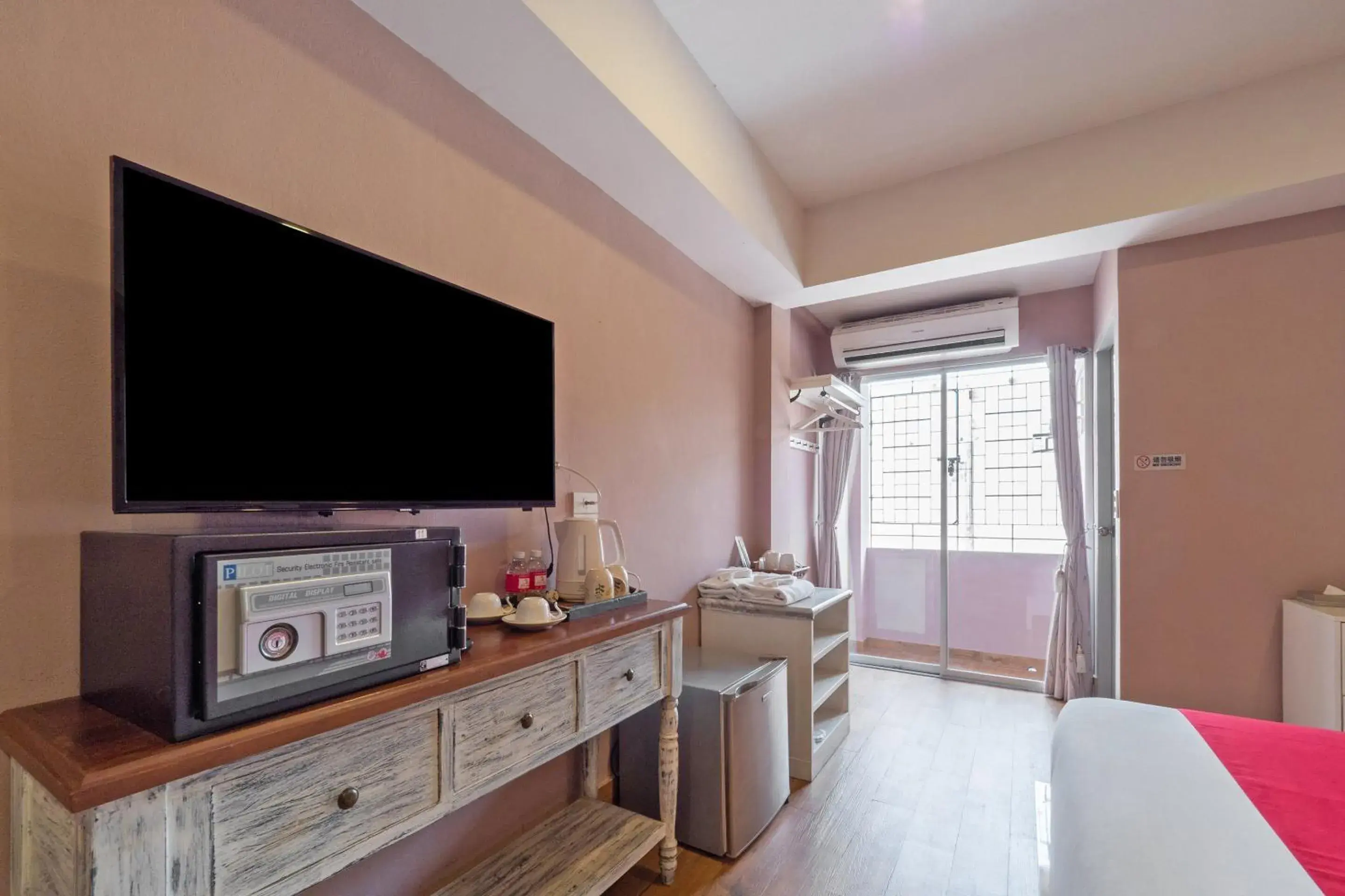 Bedroom, TV/Entertainment Center in The One Sabai Living (SHA Plus)