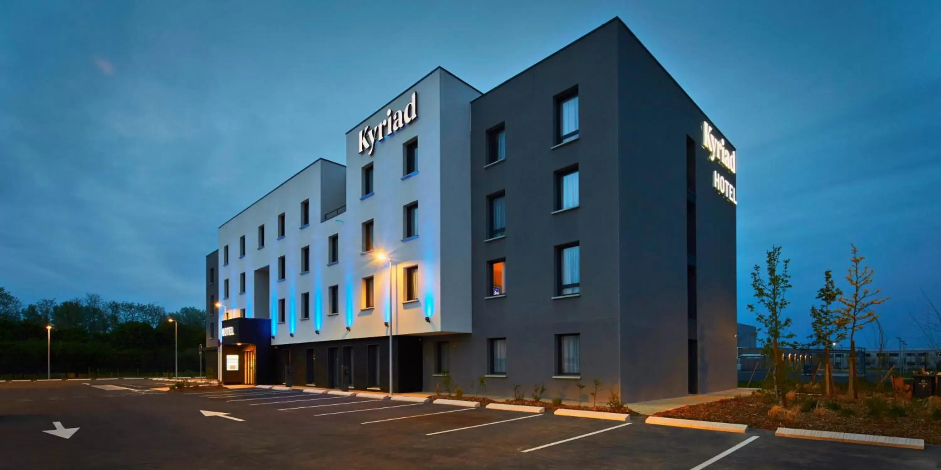 Property building in Kyriad Combs-La-Ville - Senart Property building in Kyriad Combs-La-Ville - Senart