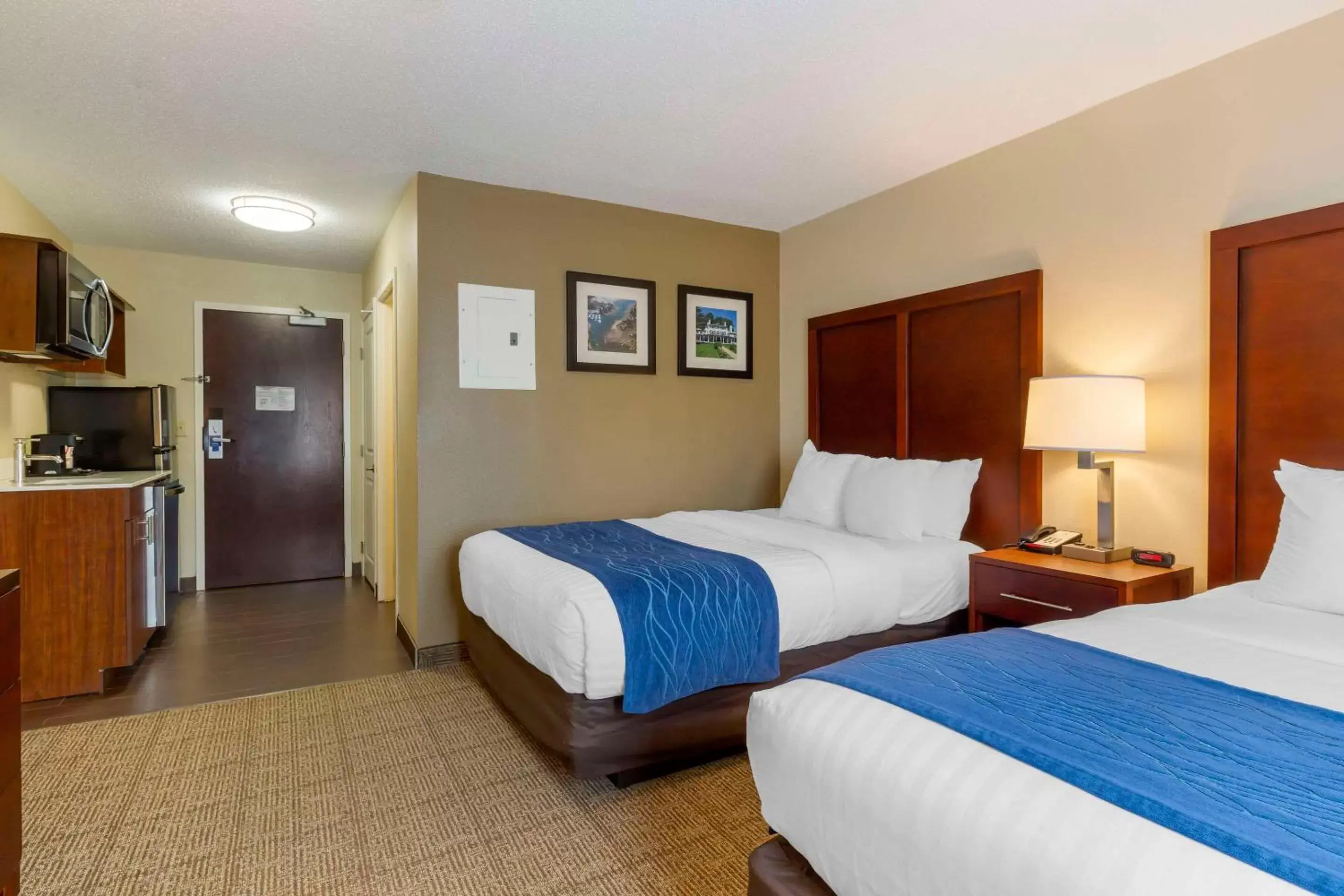 Bedroom, Bed in Comfort Inn Danvers - Boston North Shore