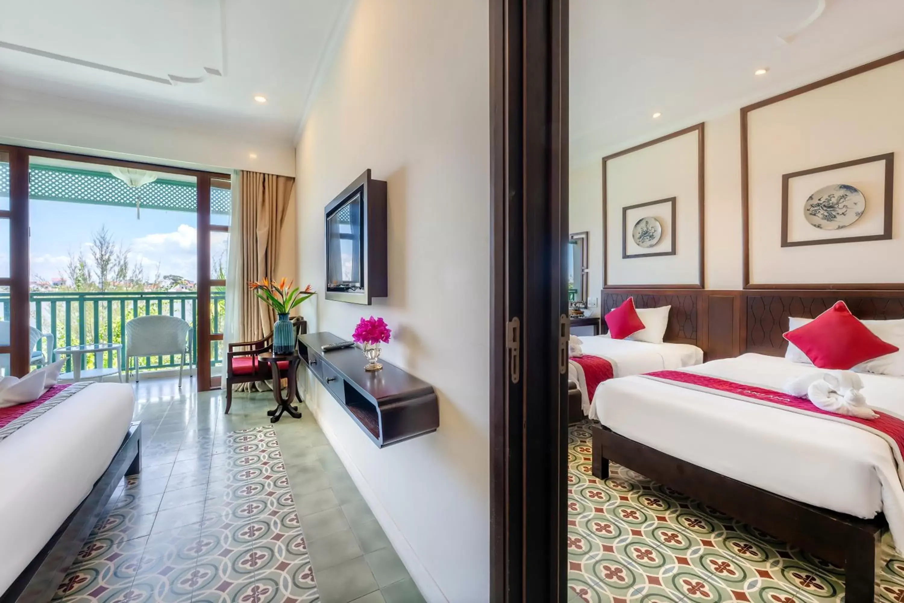 Bed in Lantana Riverside Hoi An Hotel & Spa