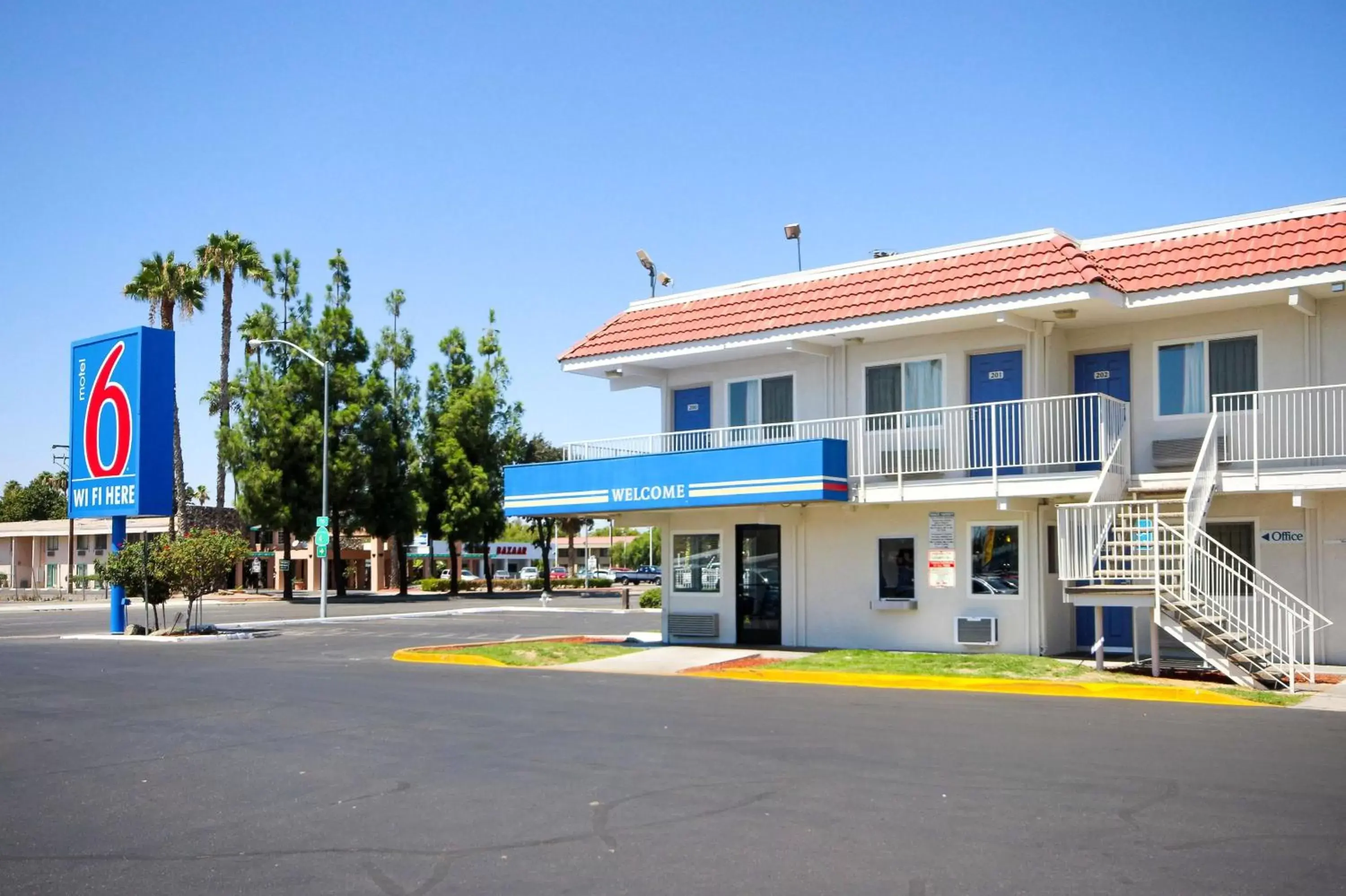 Property Building in Motel 6-Fresno, CA - Blackstone South