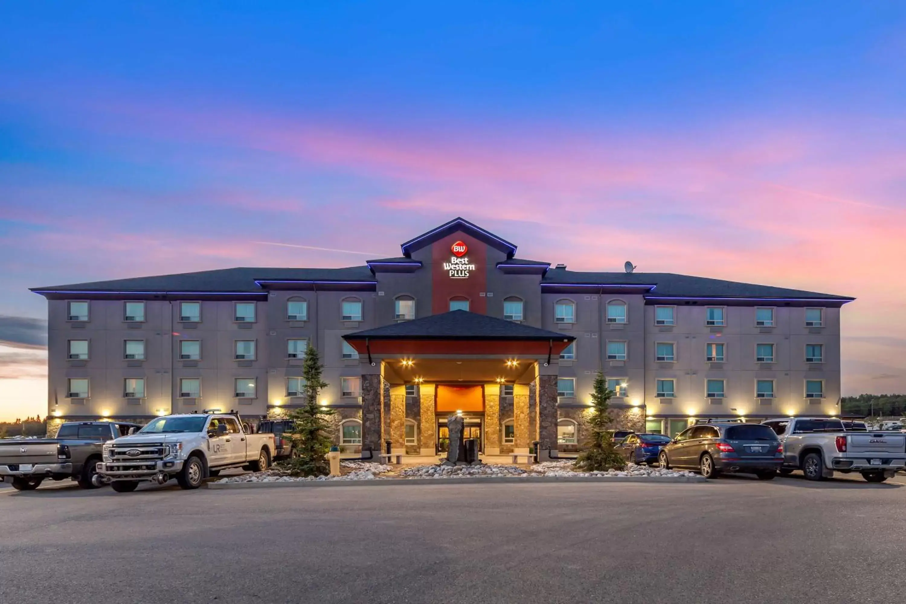 Property building in Best Western Plus Drayton Valley Property building in Best Western Plus Drayton Valley