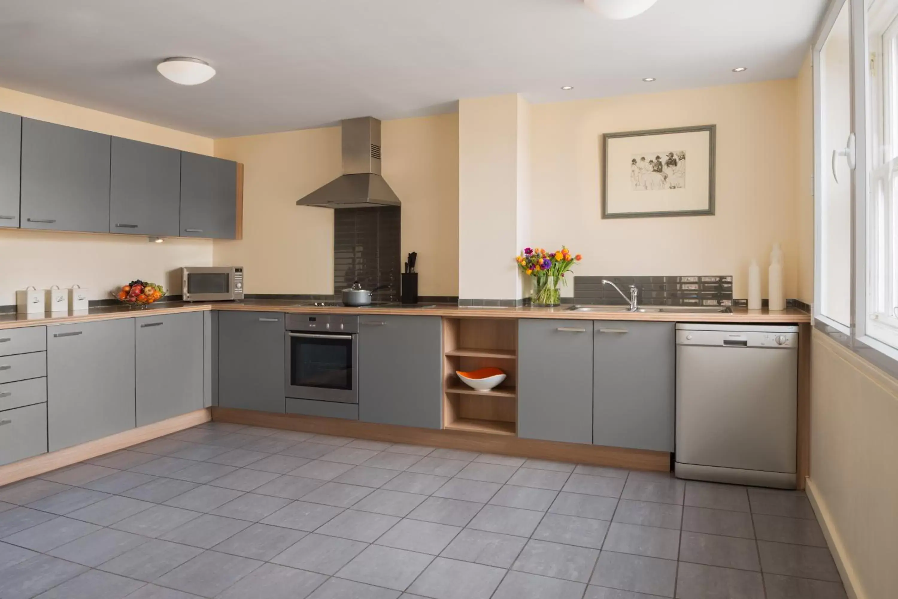 Kitchen or kitchenette, Kitchen/Kitchenette in Princes Street Suites