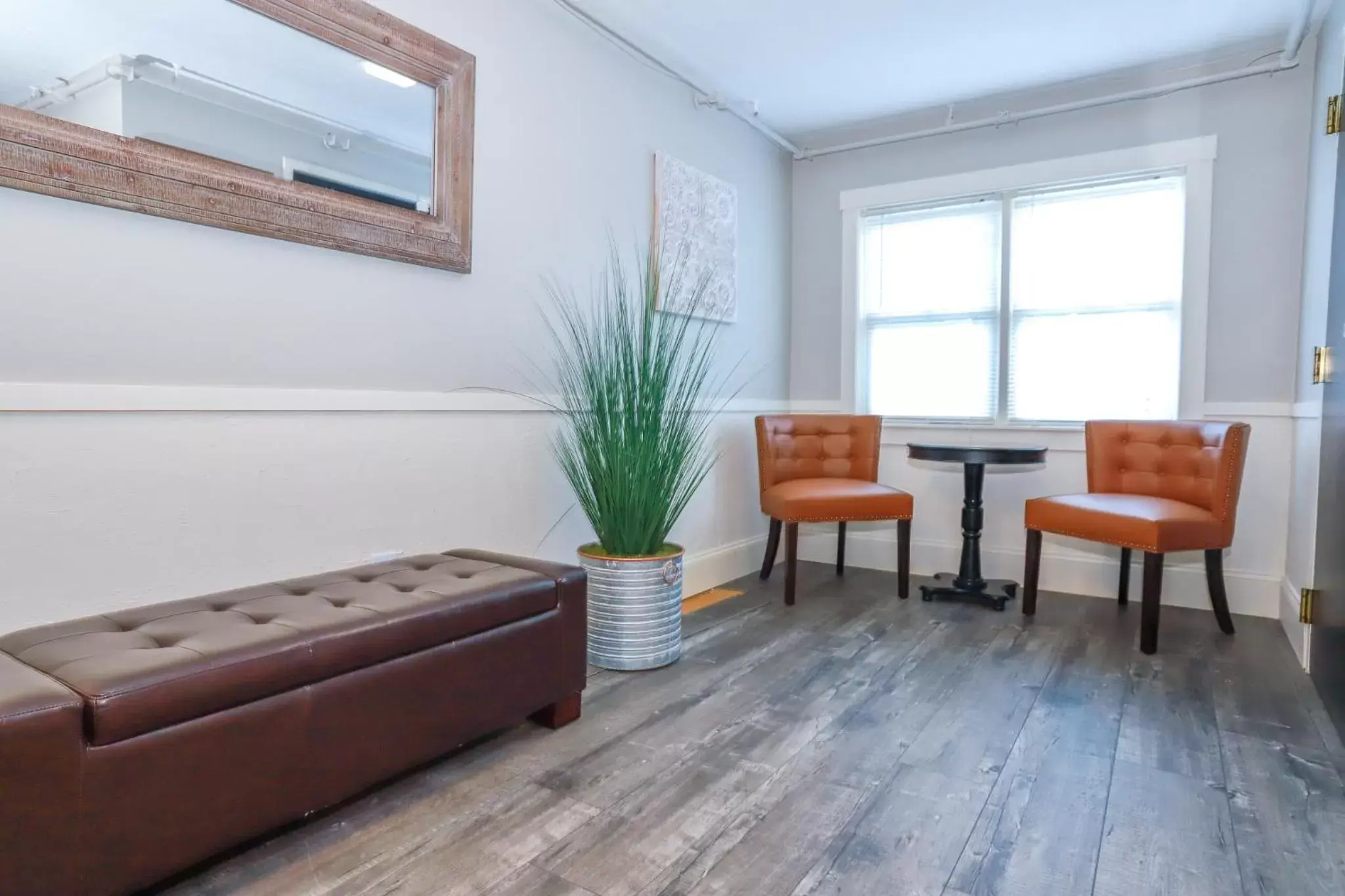 Seating Area in Gunstock Inn & Suites