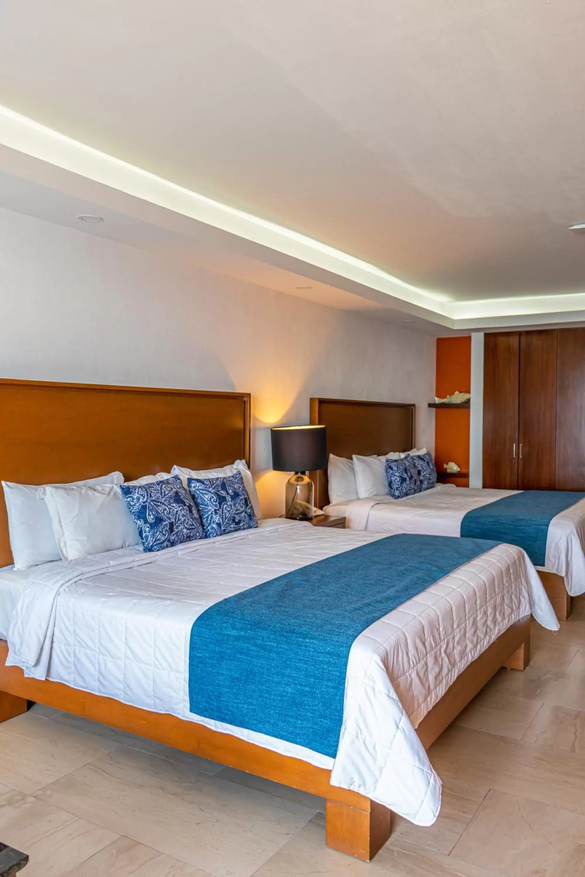 Bed in The Paramar Beachfront Boutique Hotel With Breakfast Included - Downtown Malecon