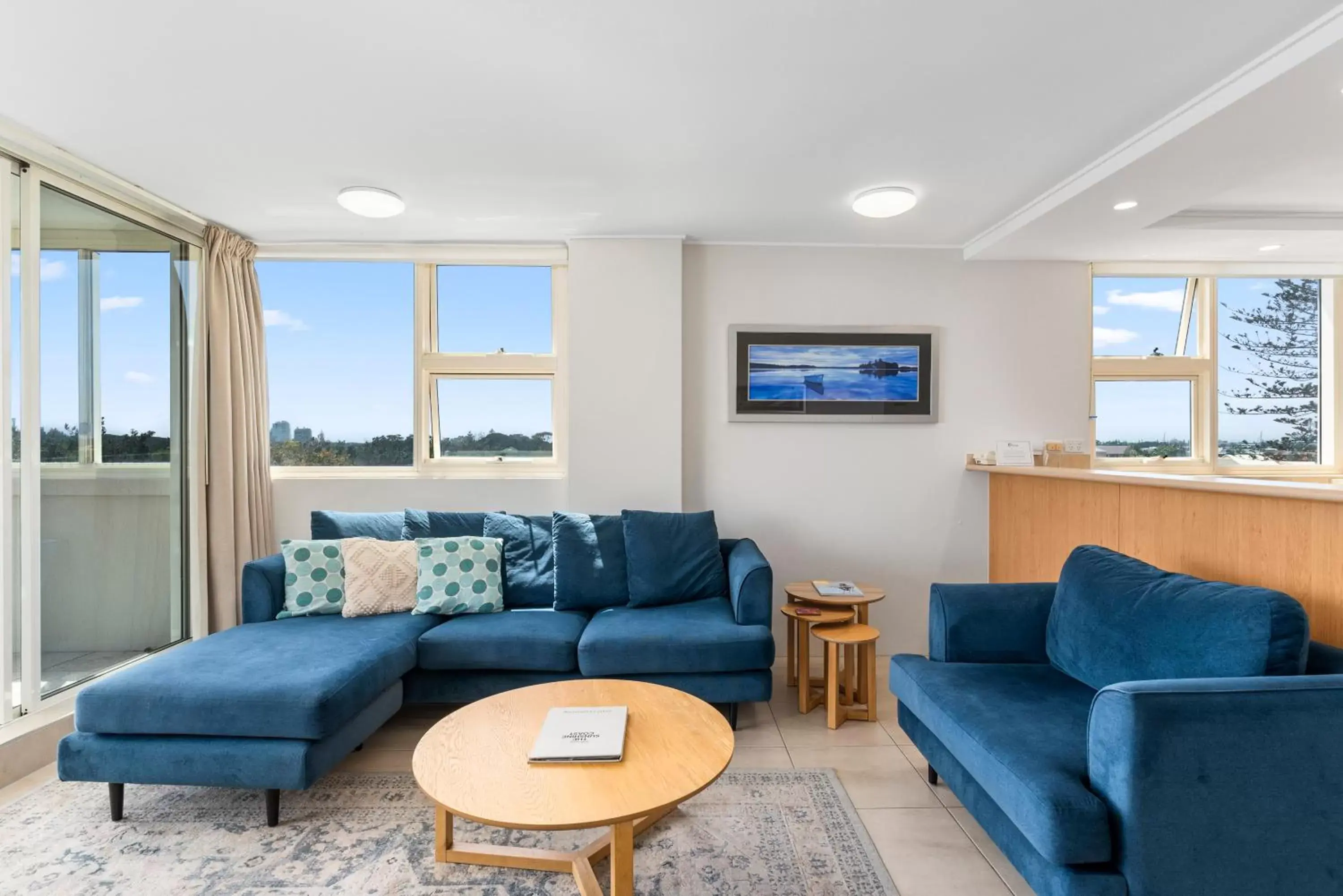 Living room, Seating Area in 84 The Spit Holiday Apartments