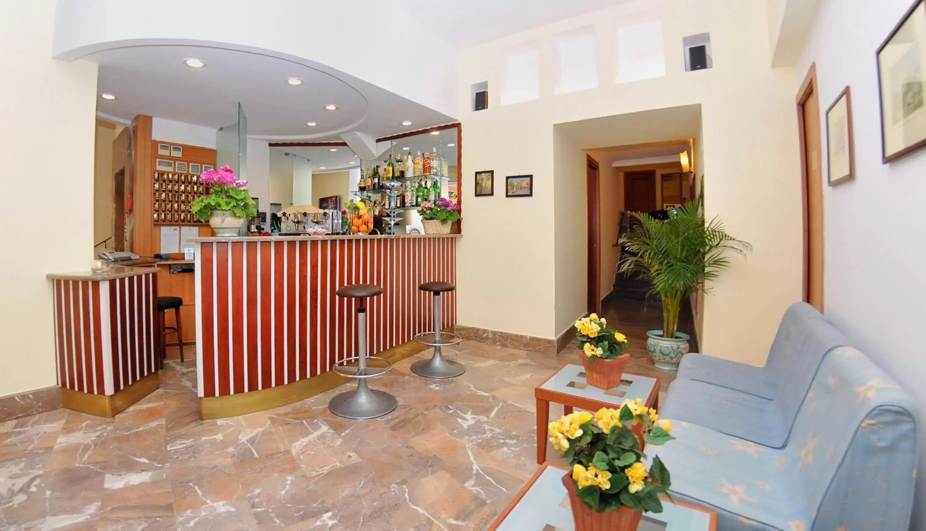 Lounge or bar, Lobby/Reception in Hotel Tourist