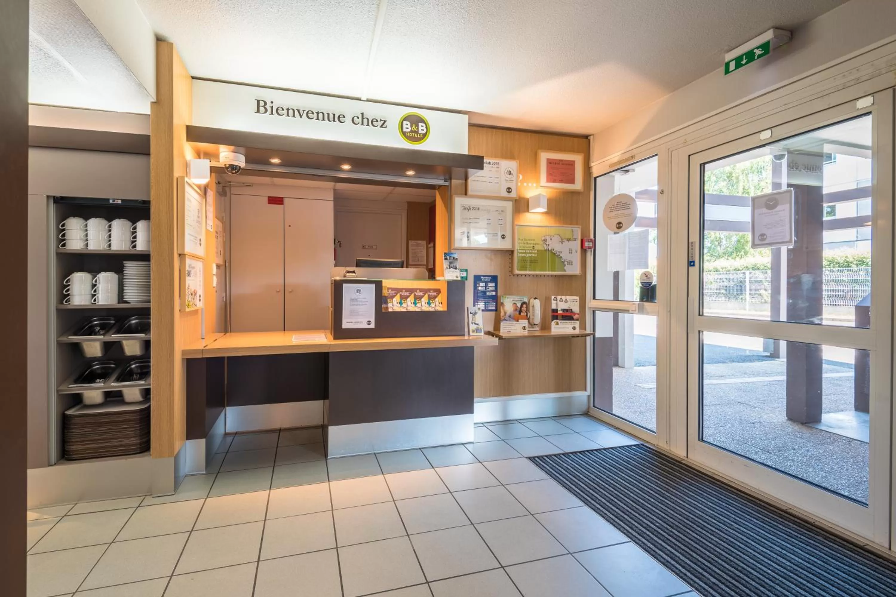 Lobby or reception in B&B HOTEL Saint-Nazaire Trignac