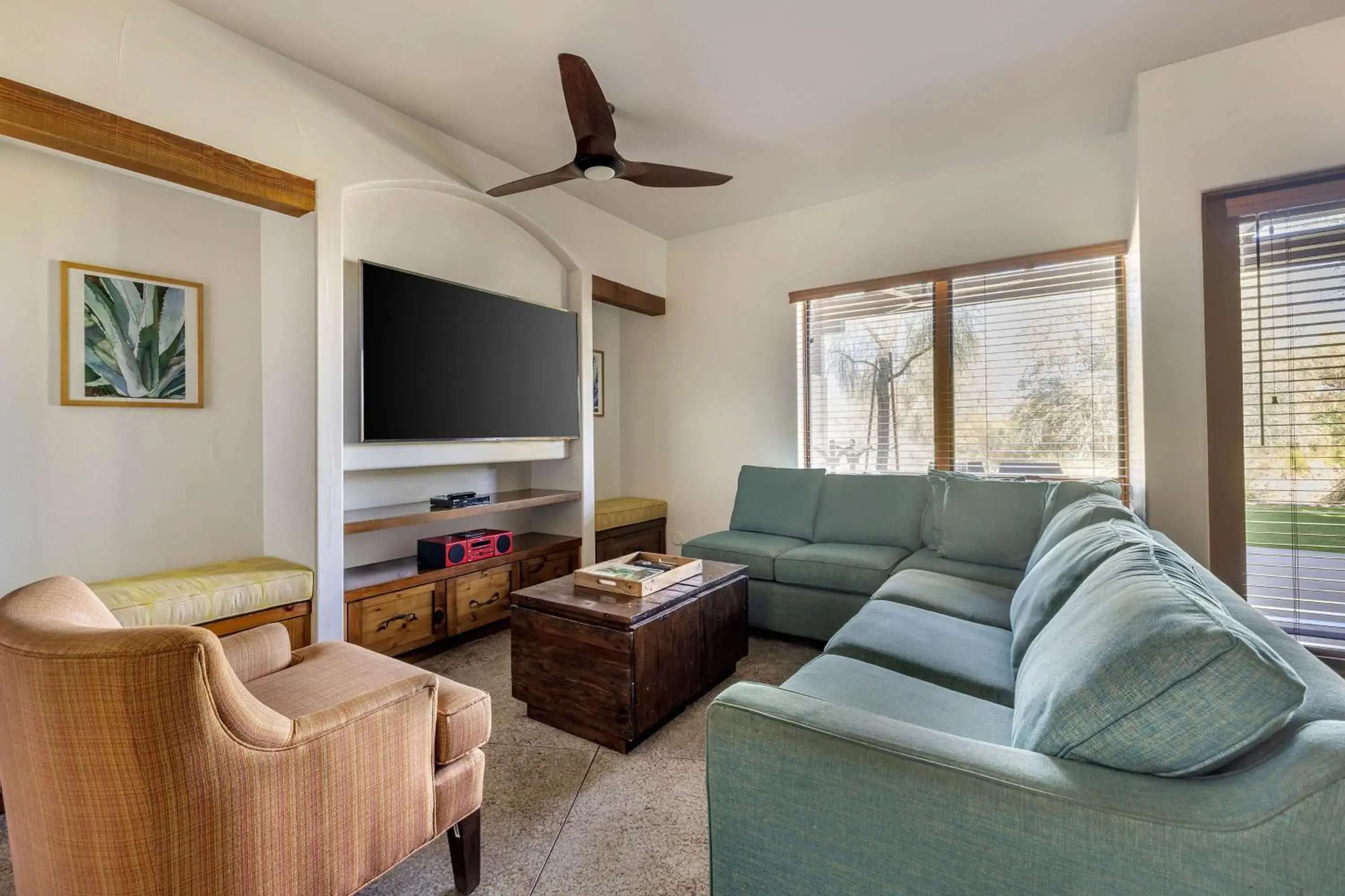 Living room, Seating Area in Hilton Grand Vacations Club Palm Desert