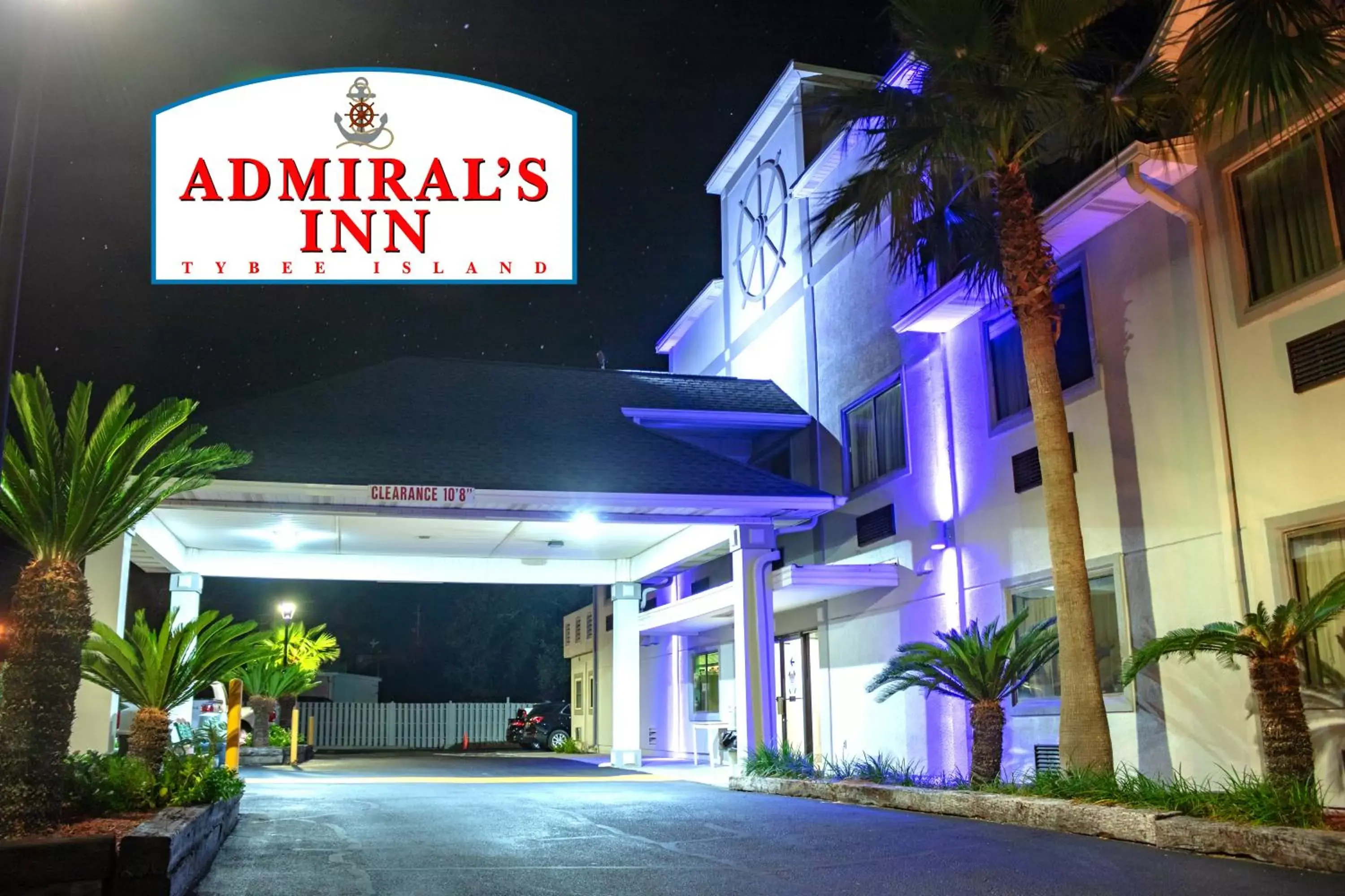 Facade/entrance, Property Building in Admiral's Inn on Tybee Island