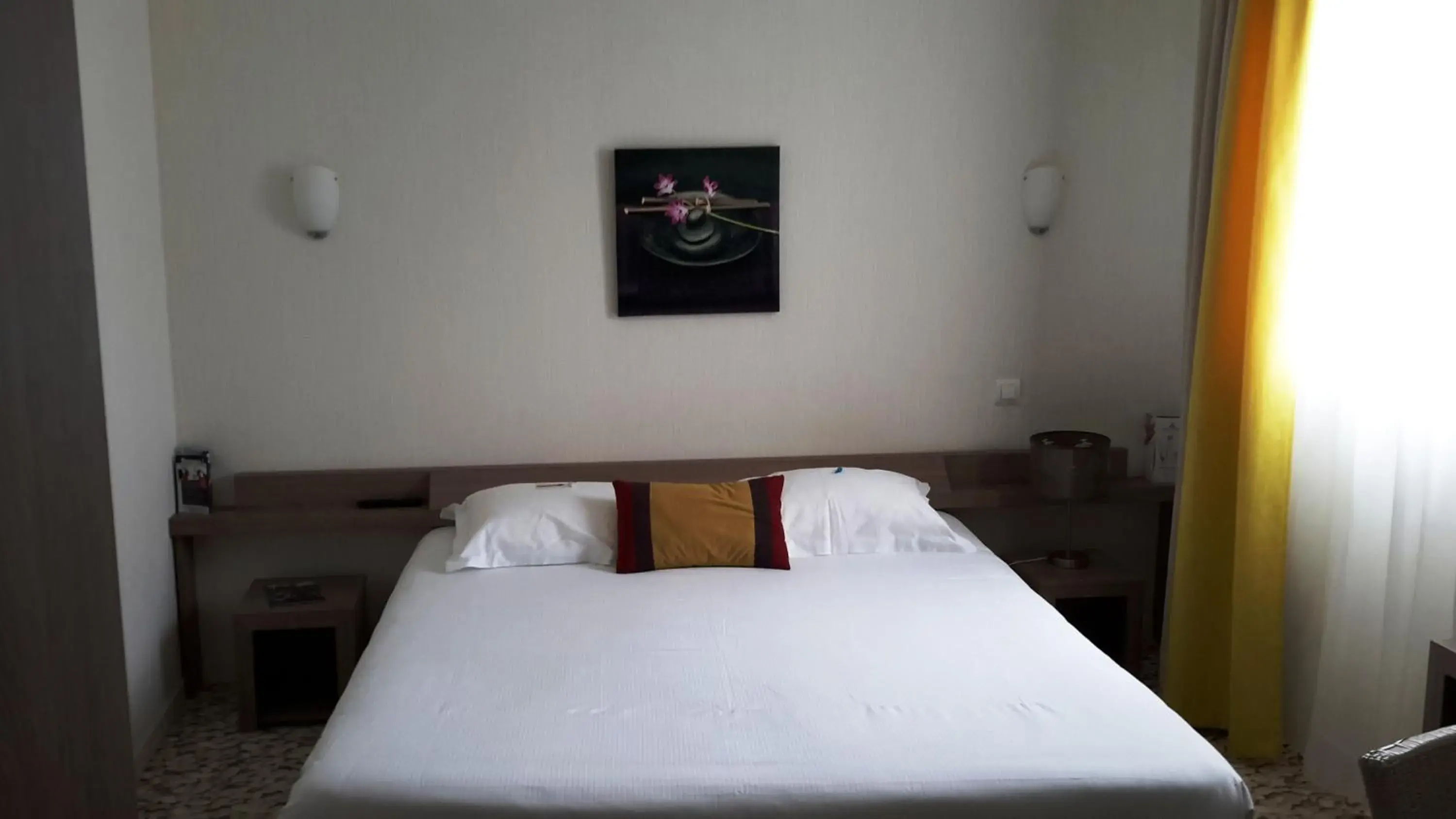Bedroom, Bed in Brit Hotel Alghotel