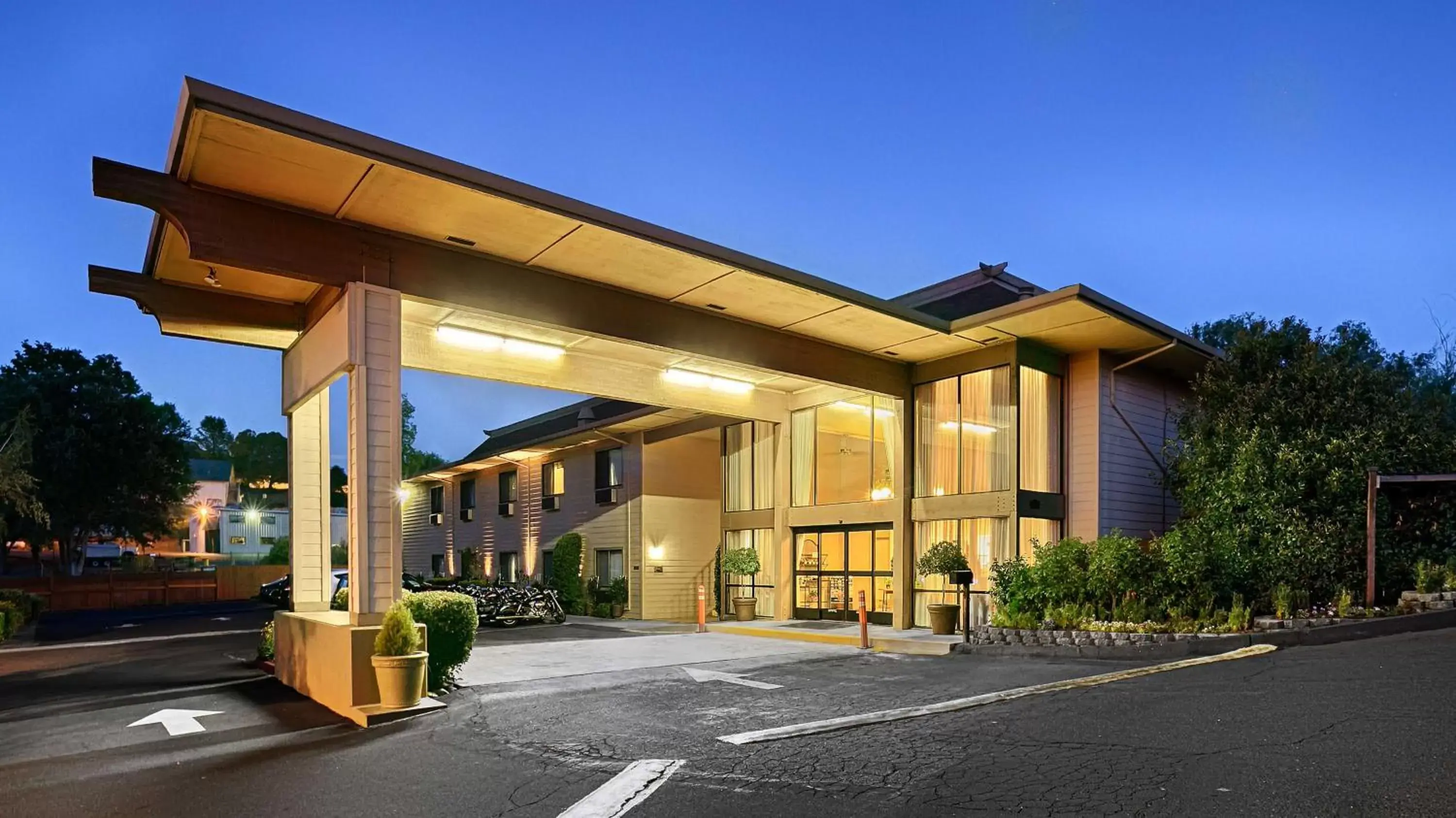 Property Building in Best Western Plus Sonora Oaks Hotel and Conference Center