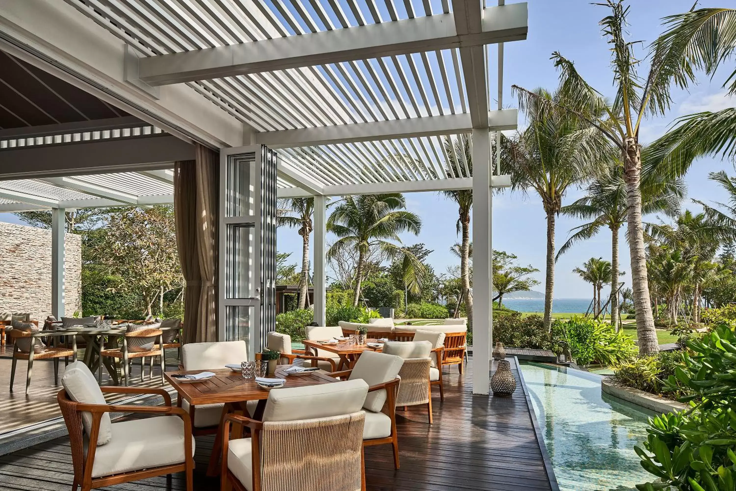 Restaurant/Places to Eat in Rosewood Sanya
