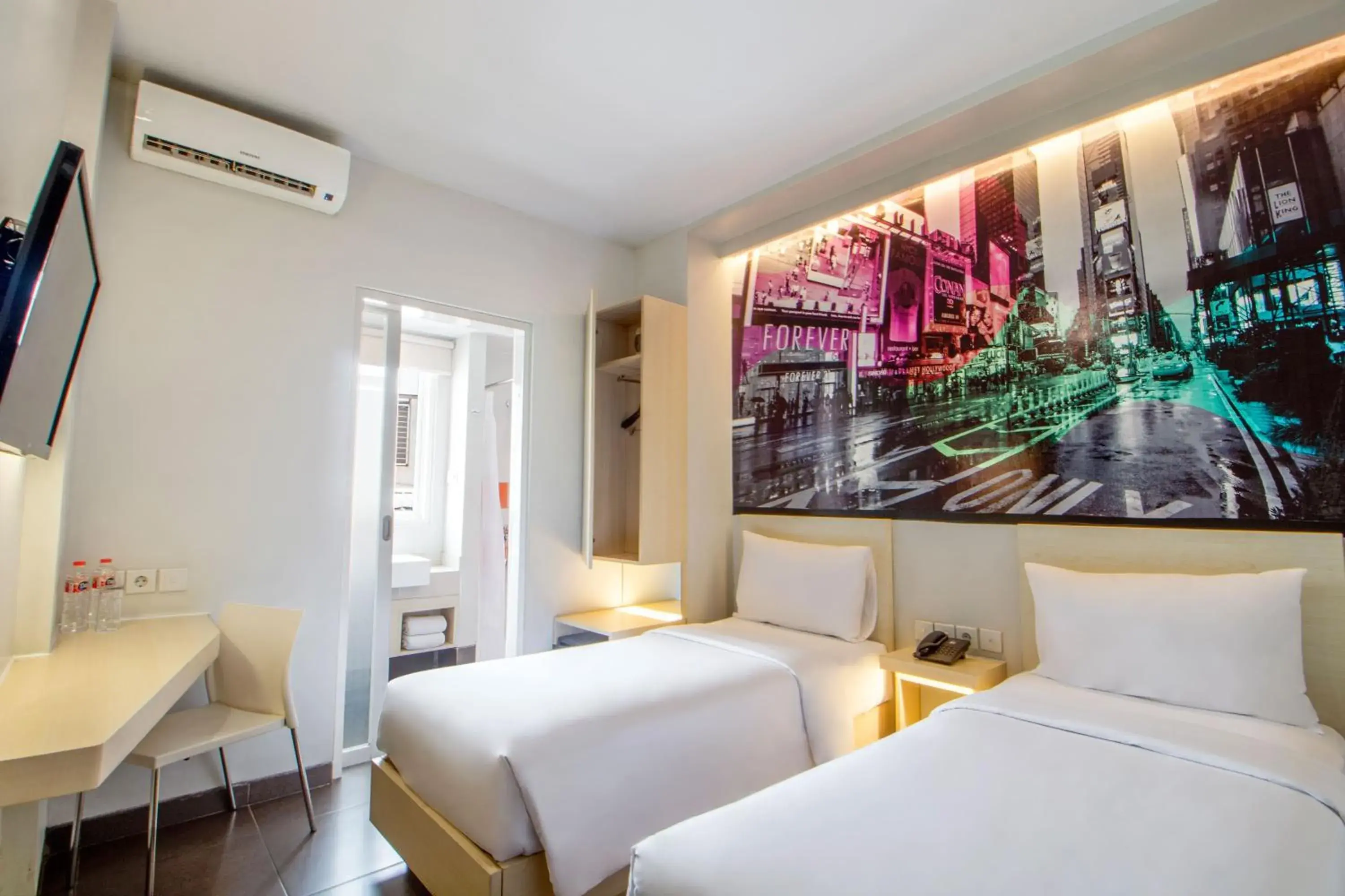 Bed in Cleo Walikota Surabaya Hotel