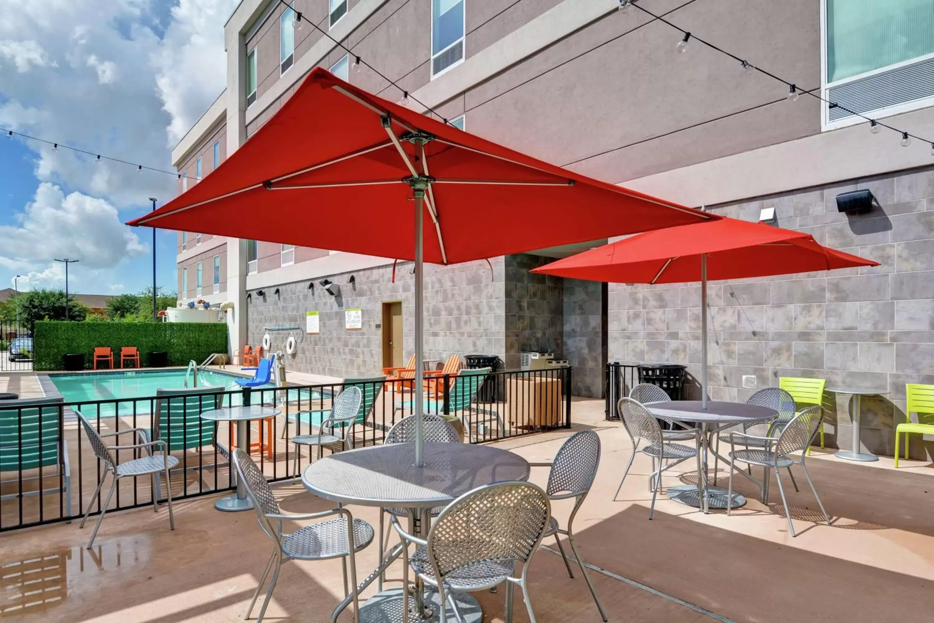 Patio, Restaurant/Places to Eat in Home2 Suites By Hilton Baytown