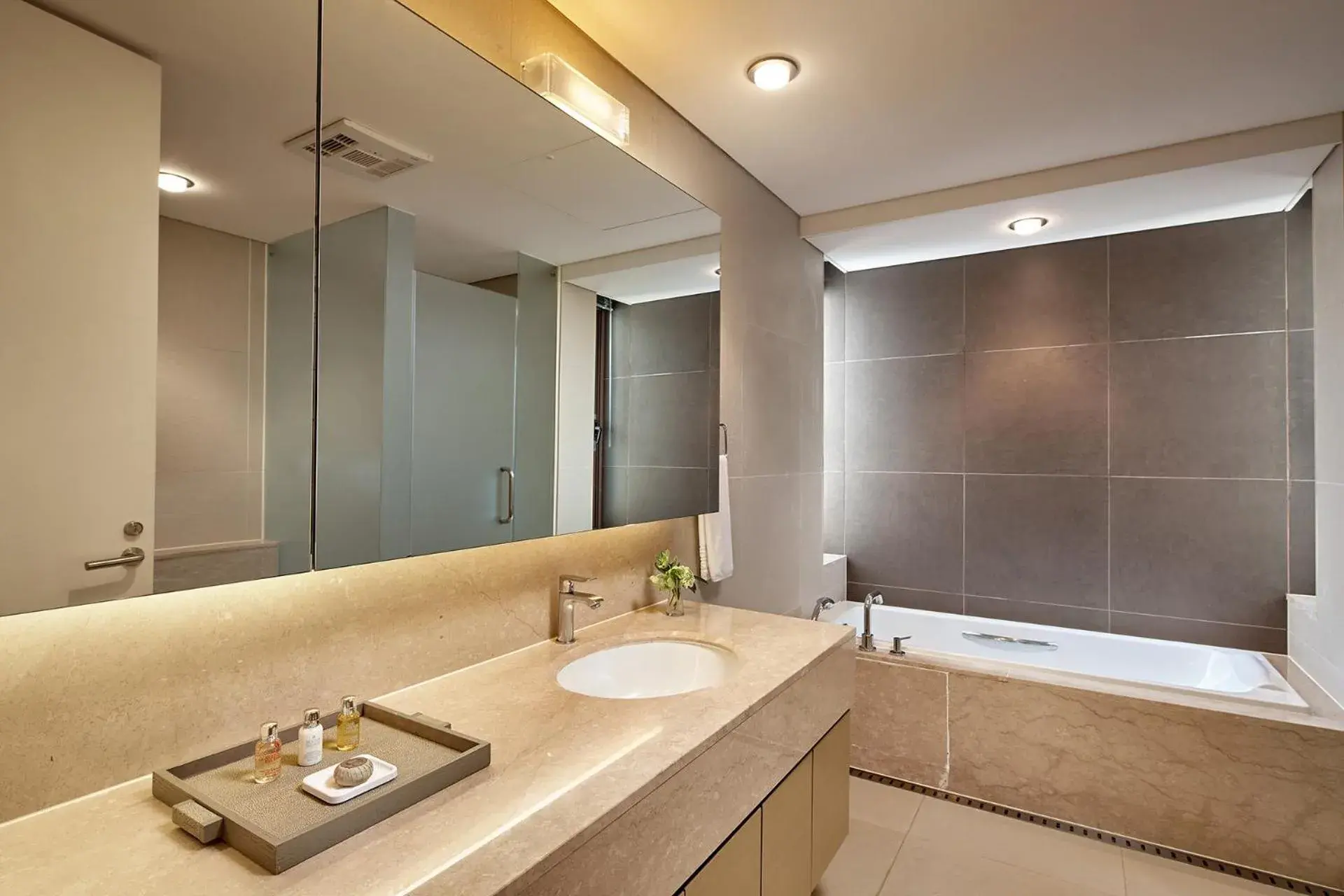 Shower, Bathroom in Lotte Resort Jeju Artvillas