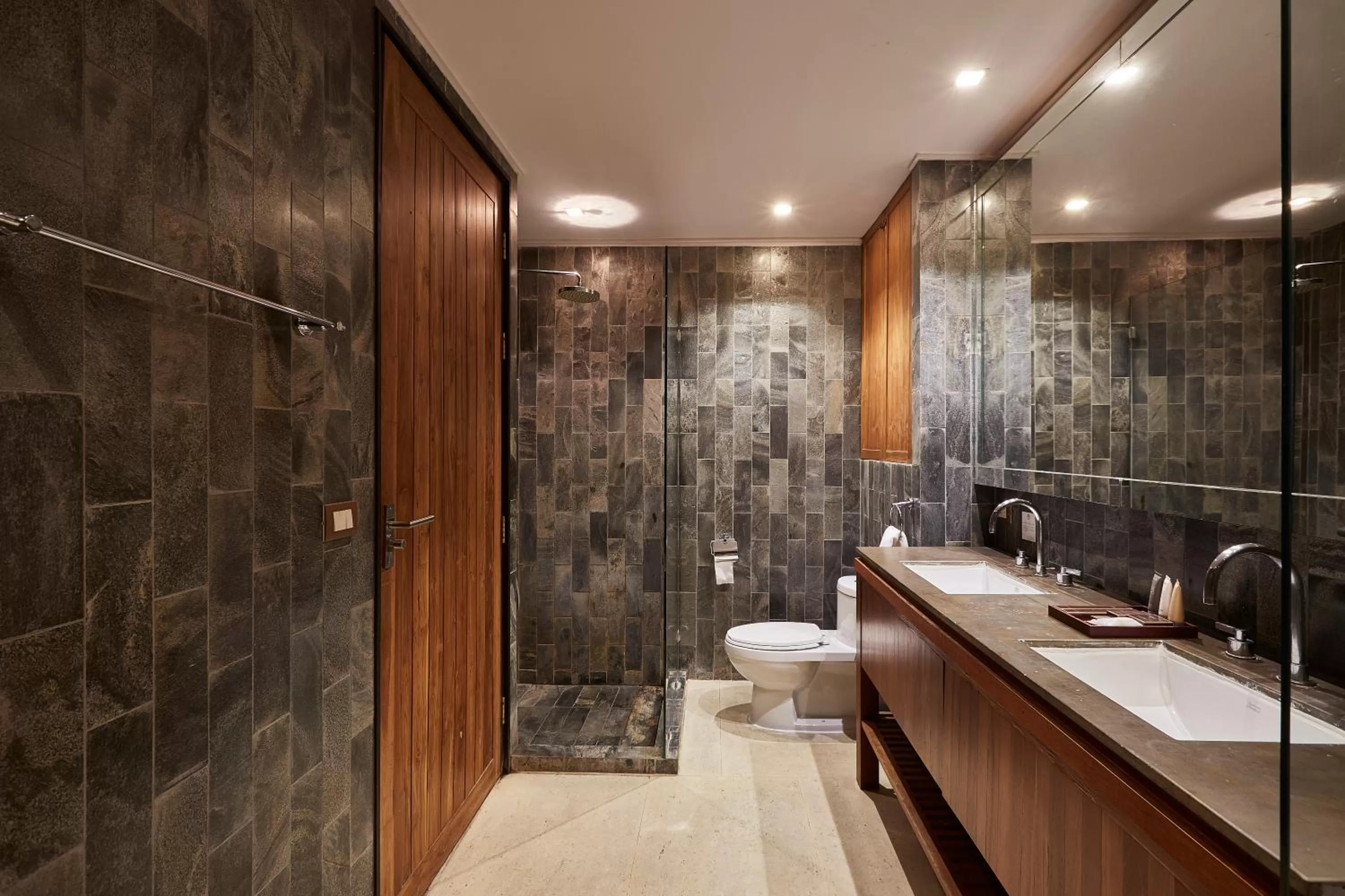 Shower in LUXX Langsuan Hotel - SHA Plus