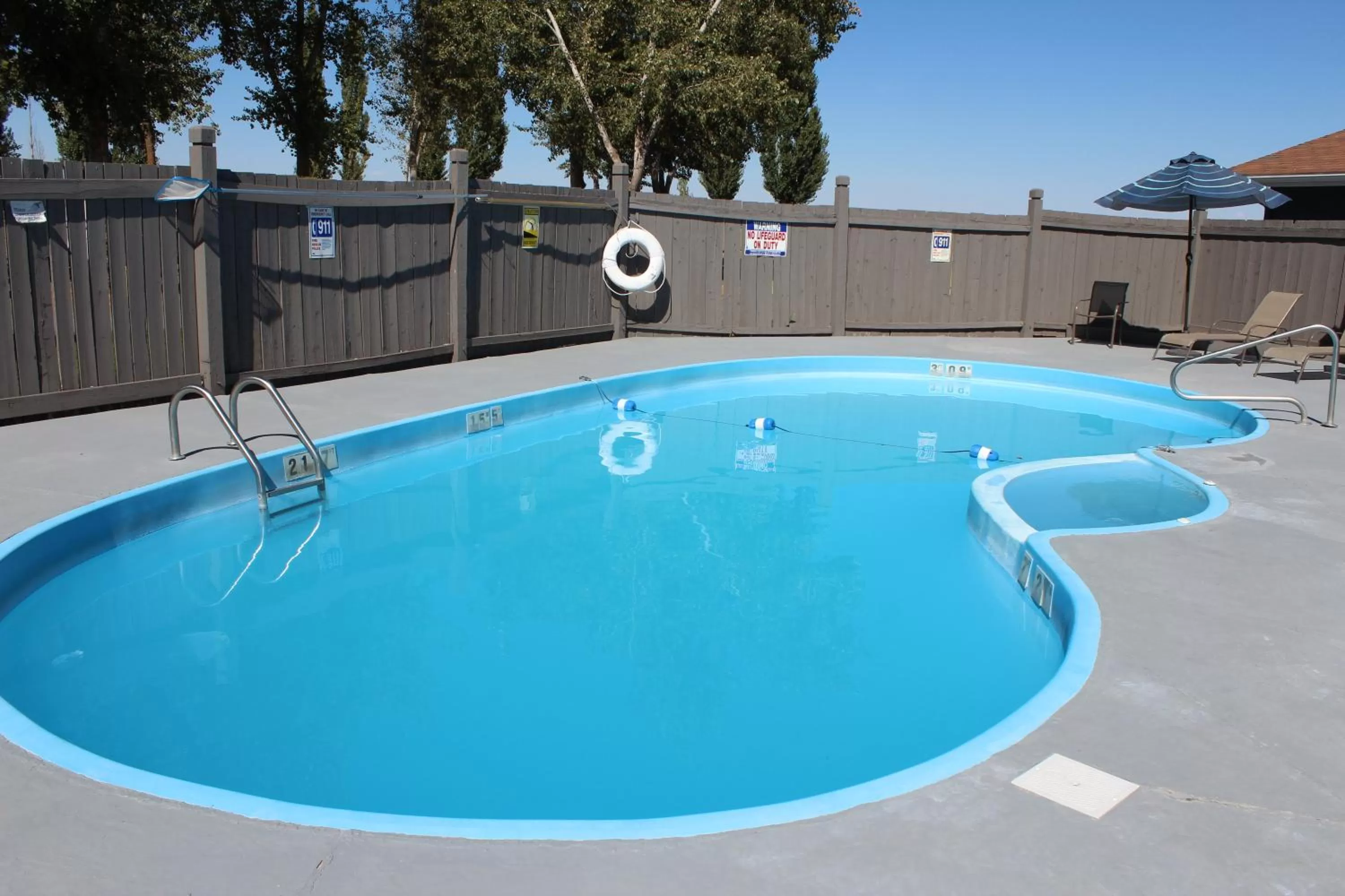 Swimming pool in Days Inn by Wyndham Ritzville