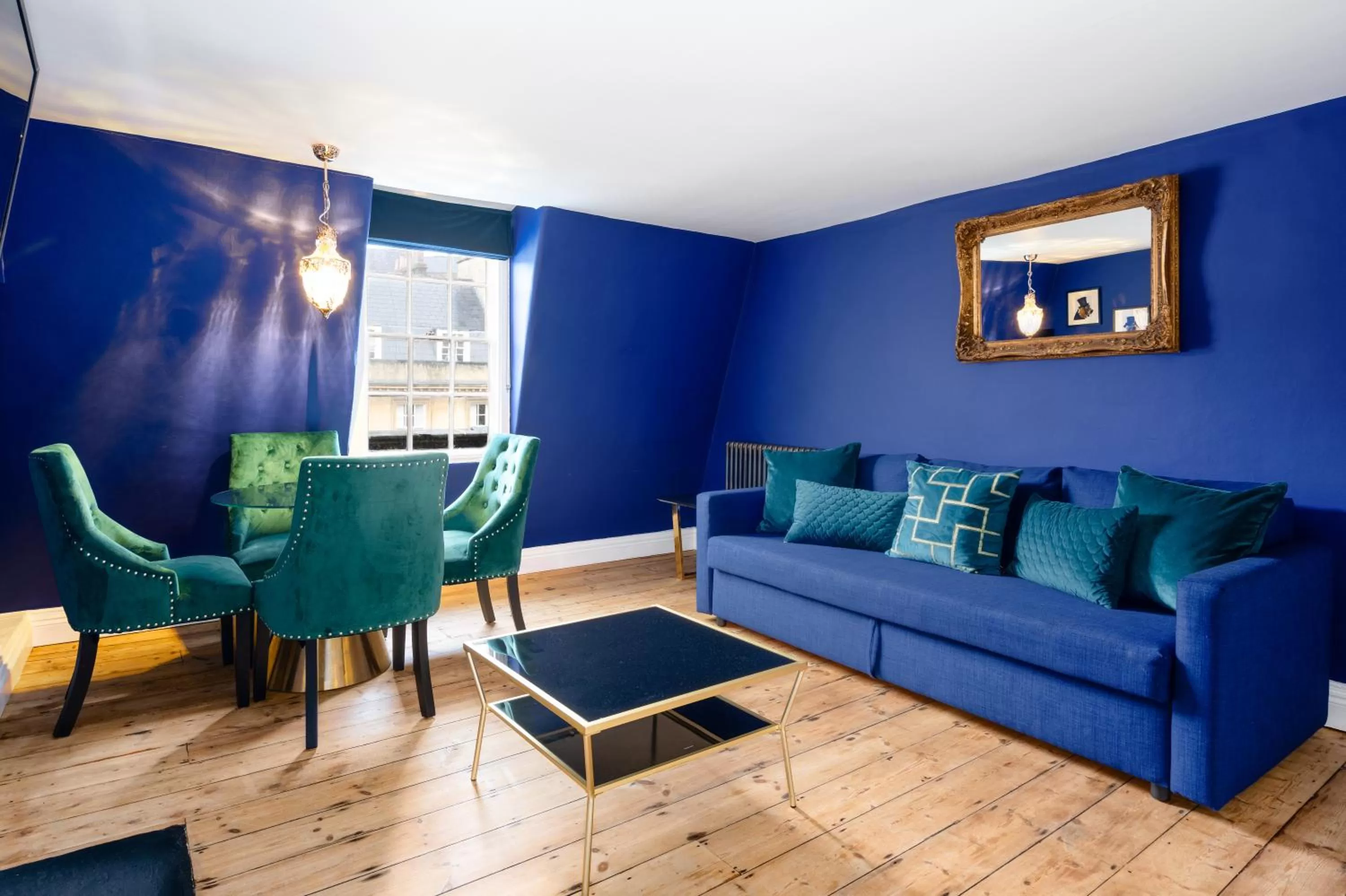 Living room, Seating Area in Darcys' Pride