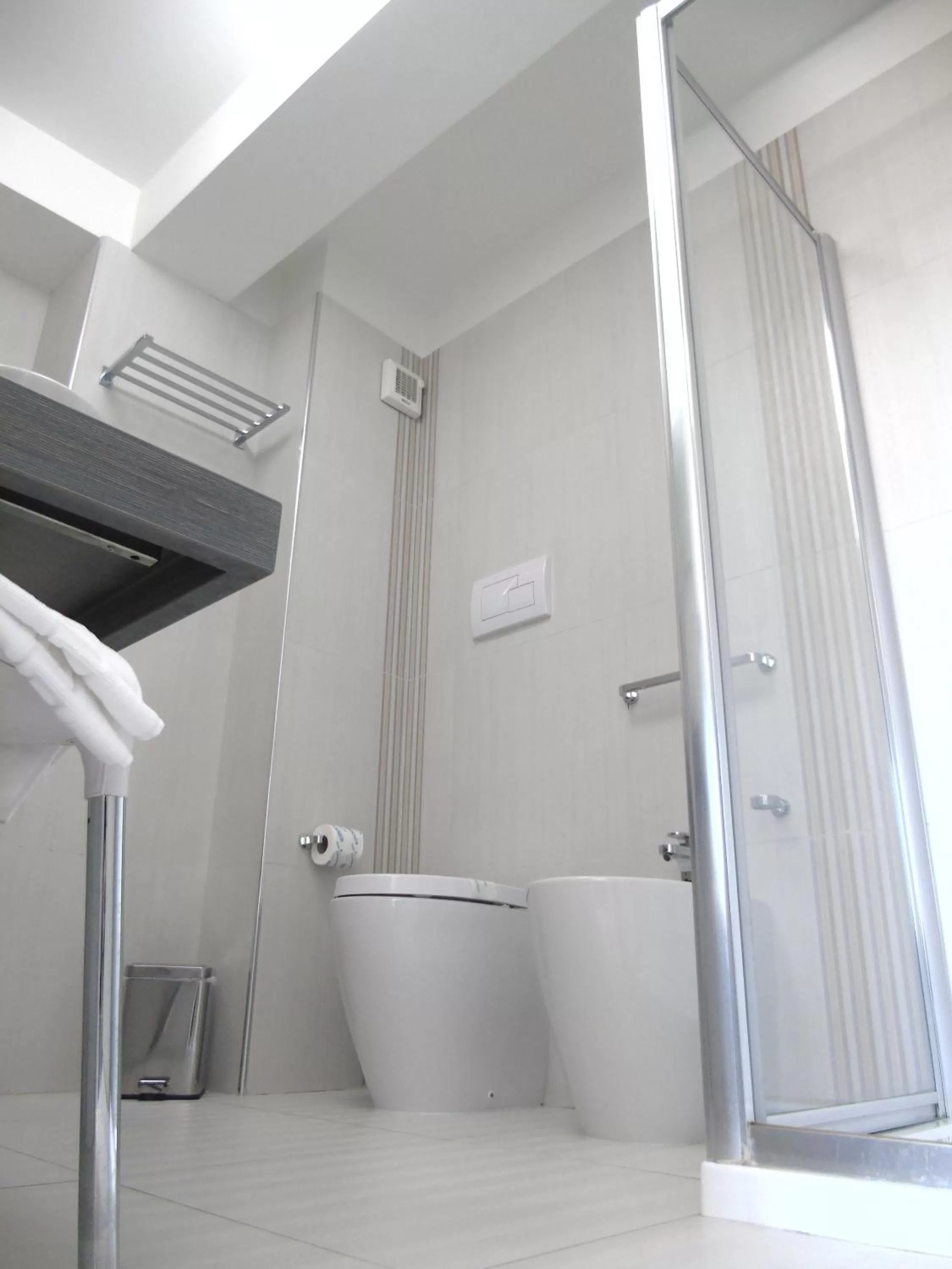 Shower in Areté Luxury Room