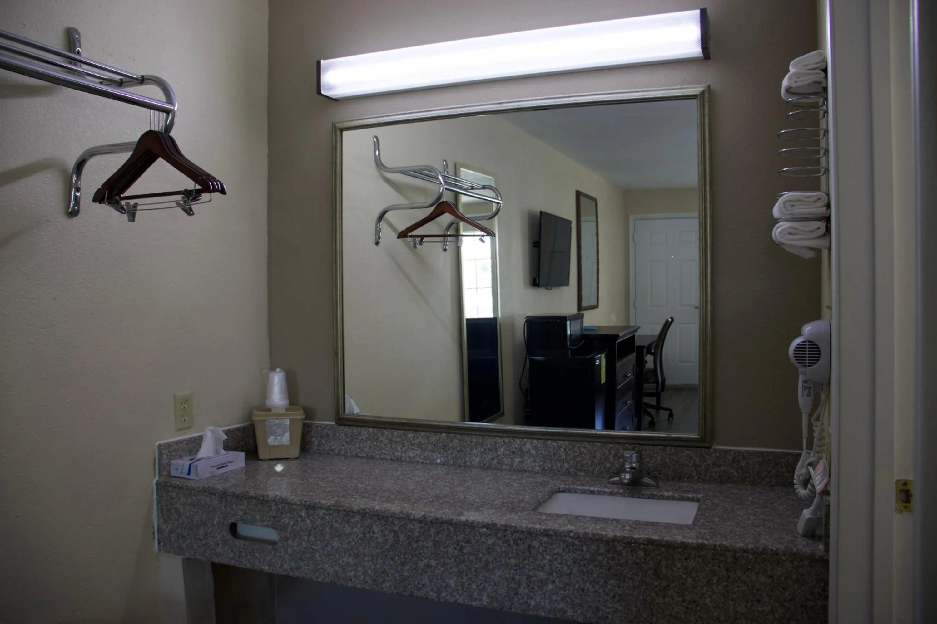 Bathroom in Key West Inn - Cookeville