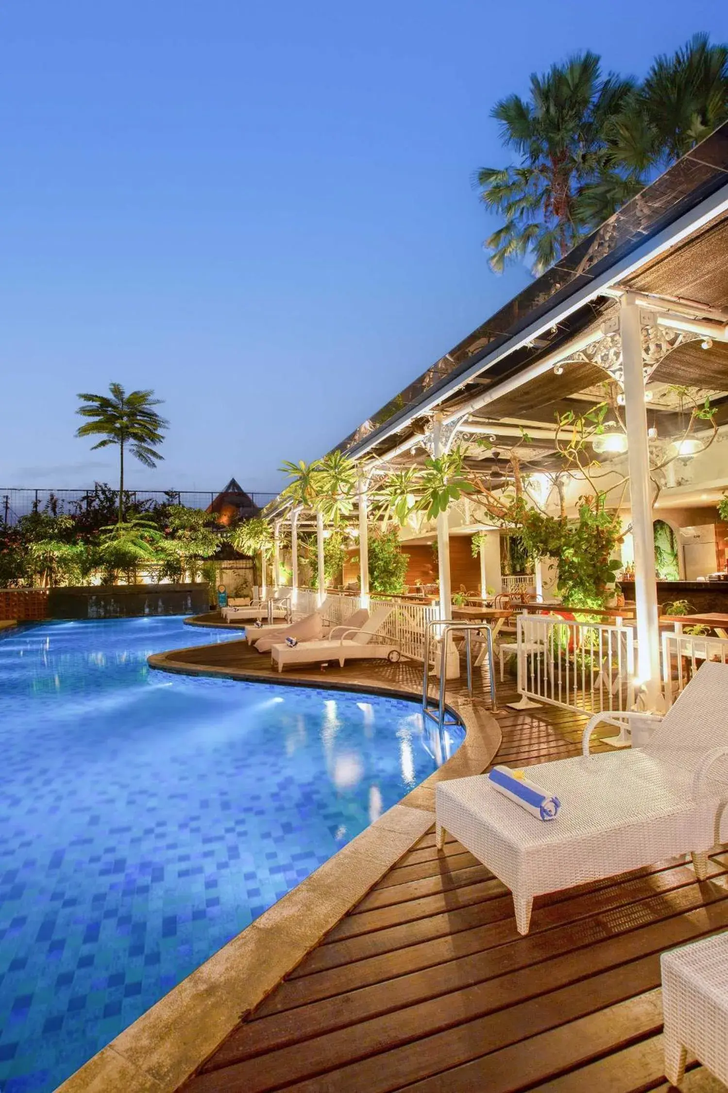 Swimming Pool in The 1o1 Yogyakarta Tugu Hotel