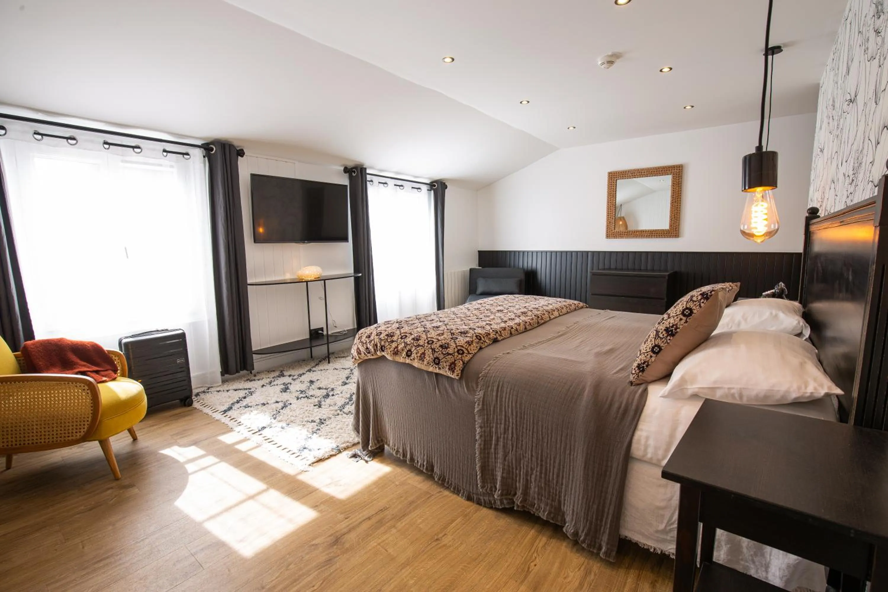 Photo of the whole room, Bed in Ty Mad Hôtel