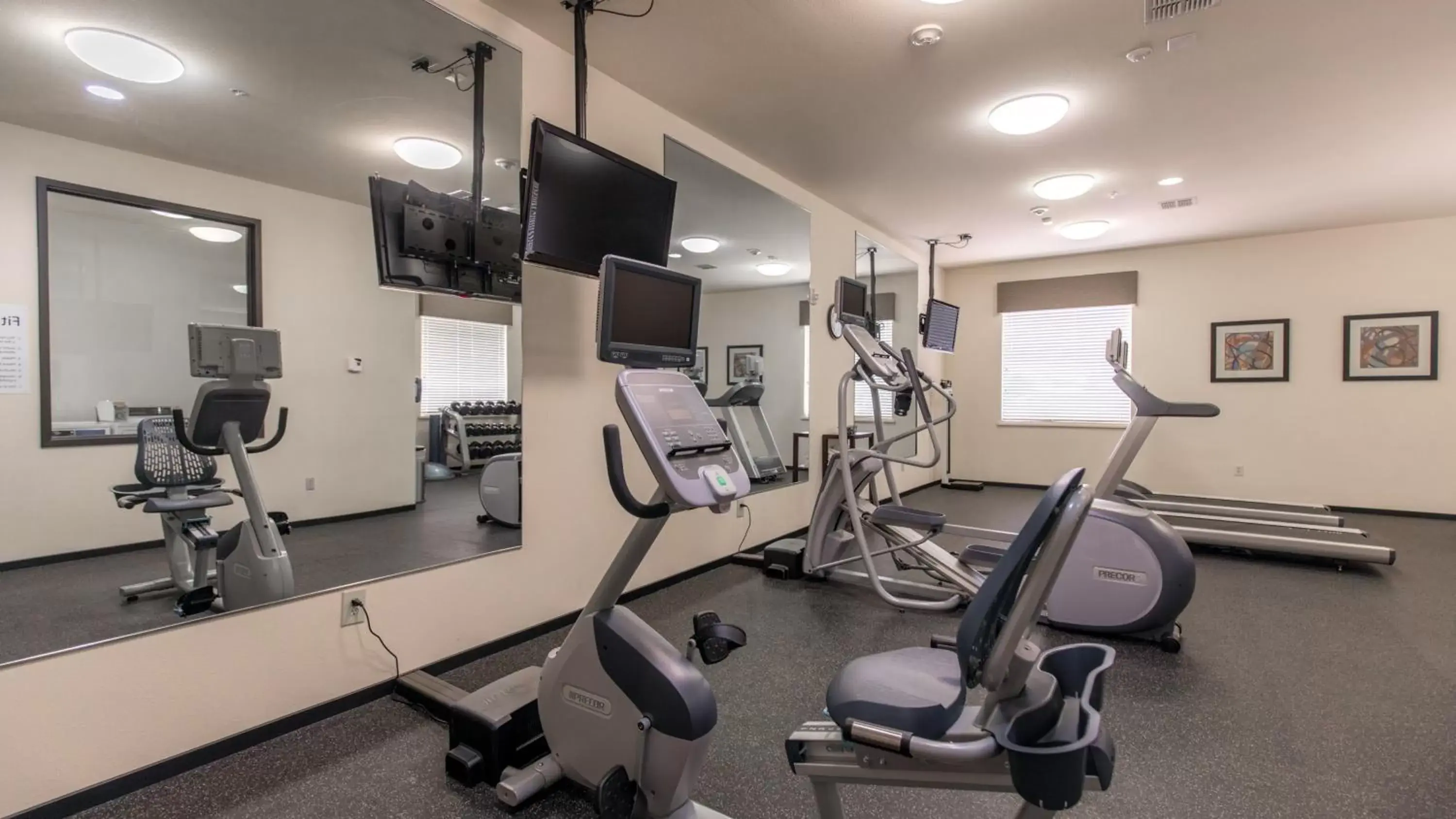 Spa and wellness centre/facilities, Fitness Center/Facilities in Holiday Inn Express Hotel & Suites Oklahoma City Northwest, an IHG Hotel