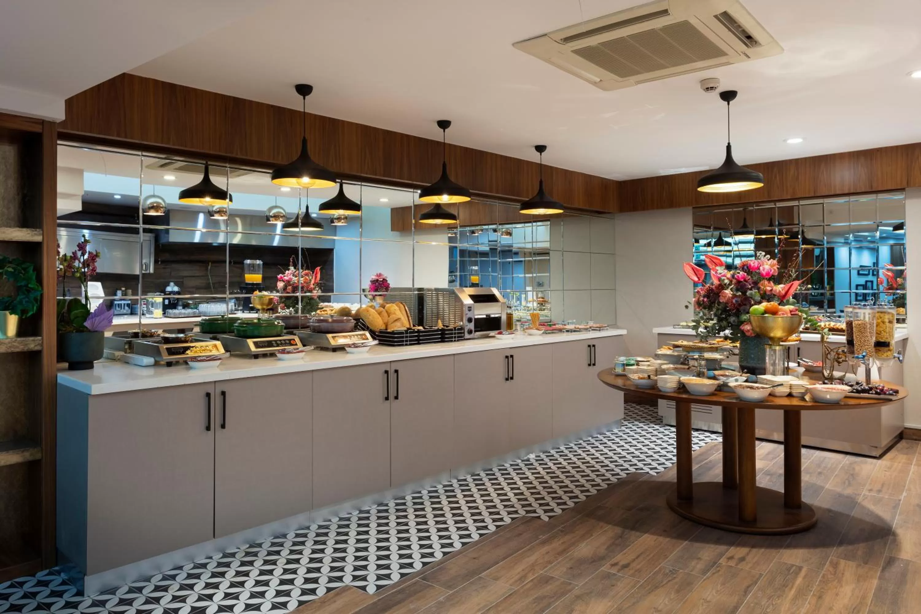 Restaurant/places to eat in Buem Hotel Koşuyolu