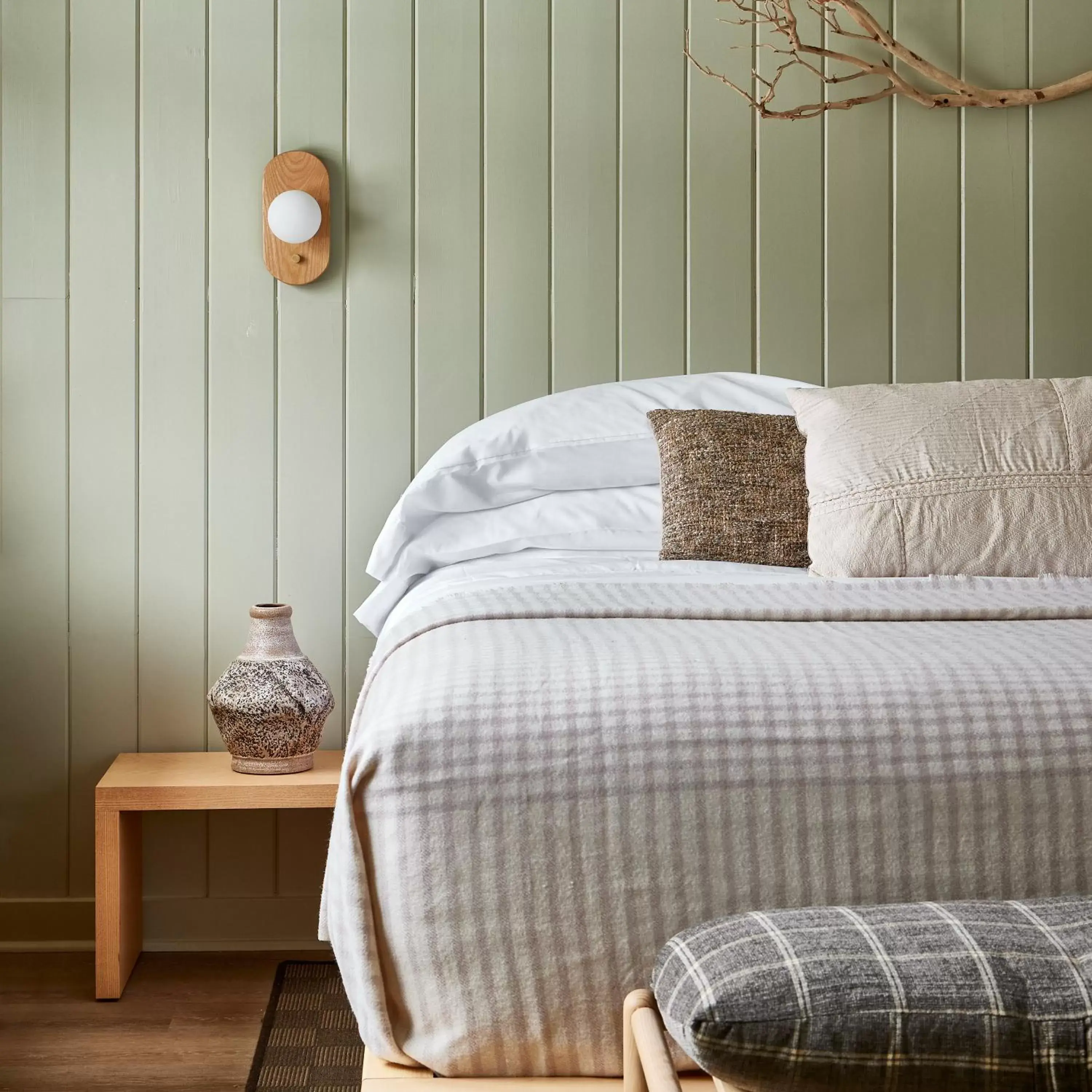 King Accessible in Bluebird Lake Placid King Accessible in Bluebird Lake Placid