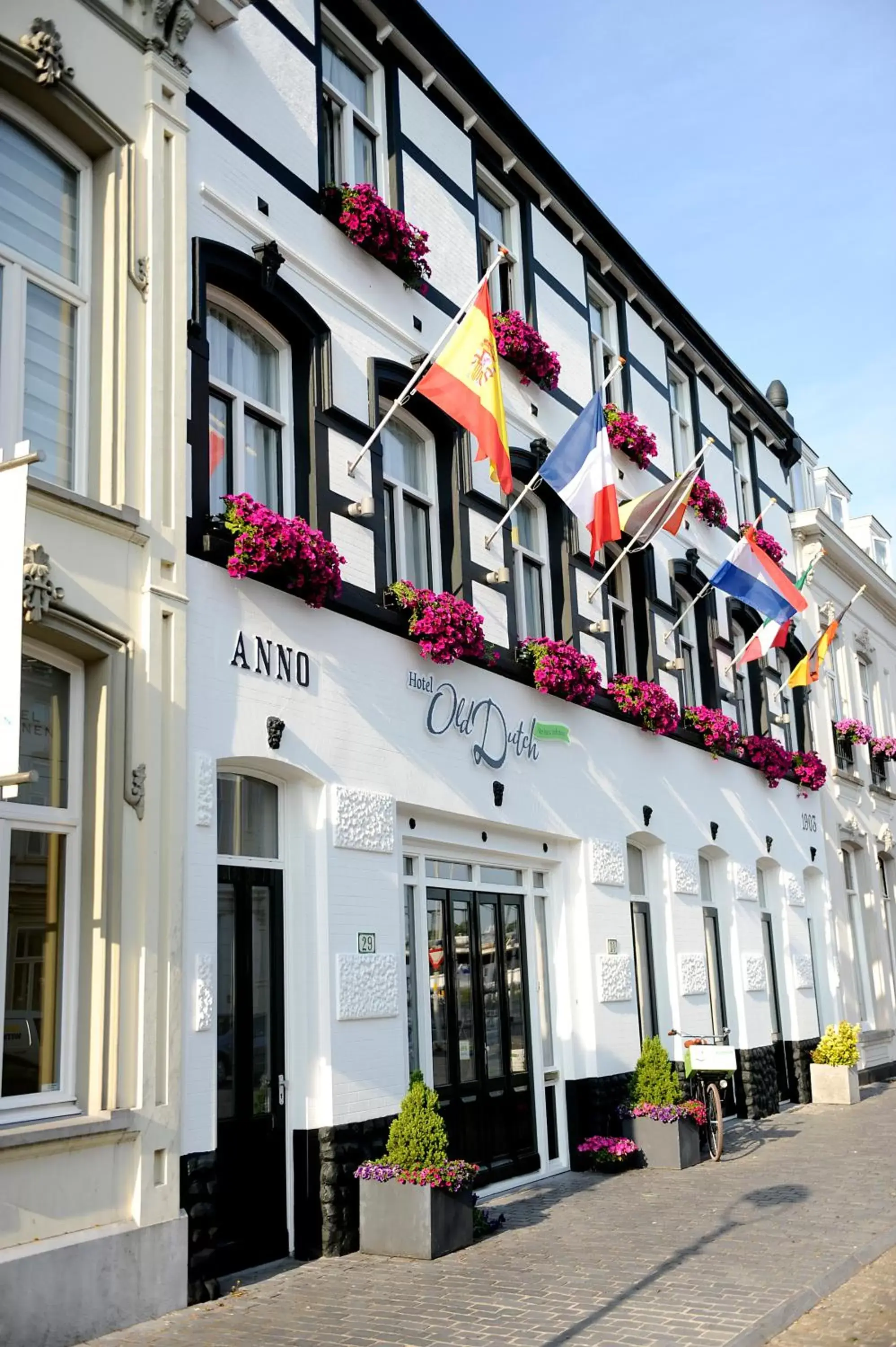 Facade/entrance, Property Building in Hotel Old Dutch Bergen op Zoom