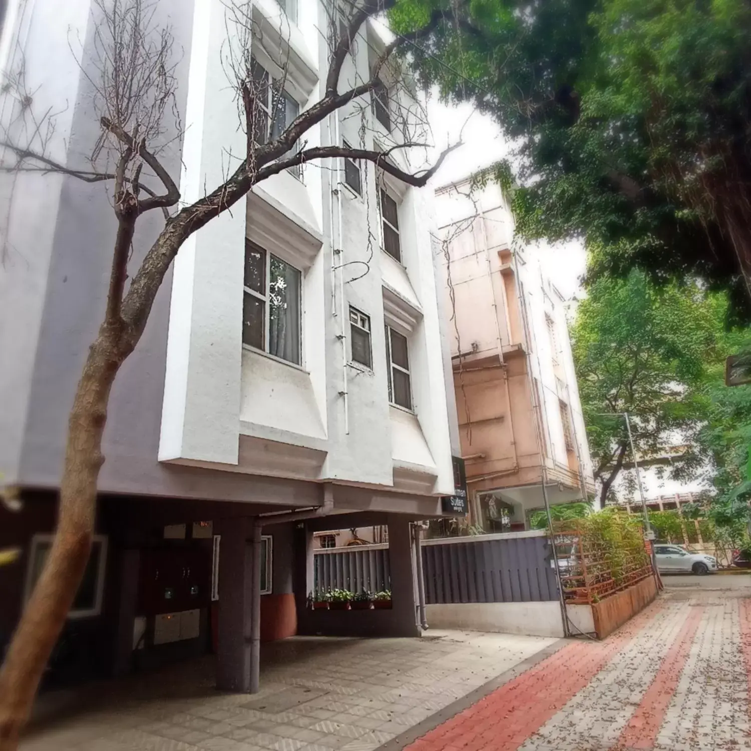 Property building in Sharman Suites Property building in Sharman Suites