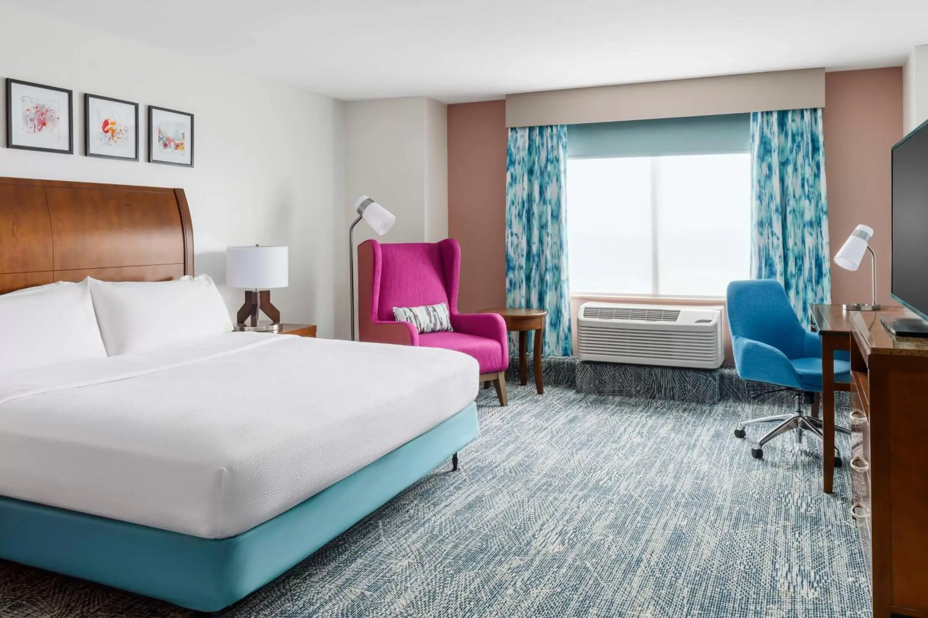 Bedroom in Hilton Garden Inn Orlando at SeaWorld
