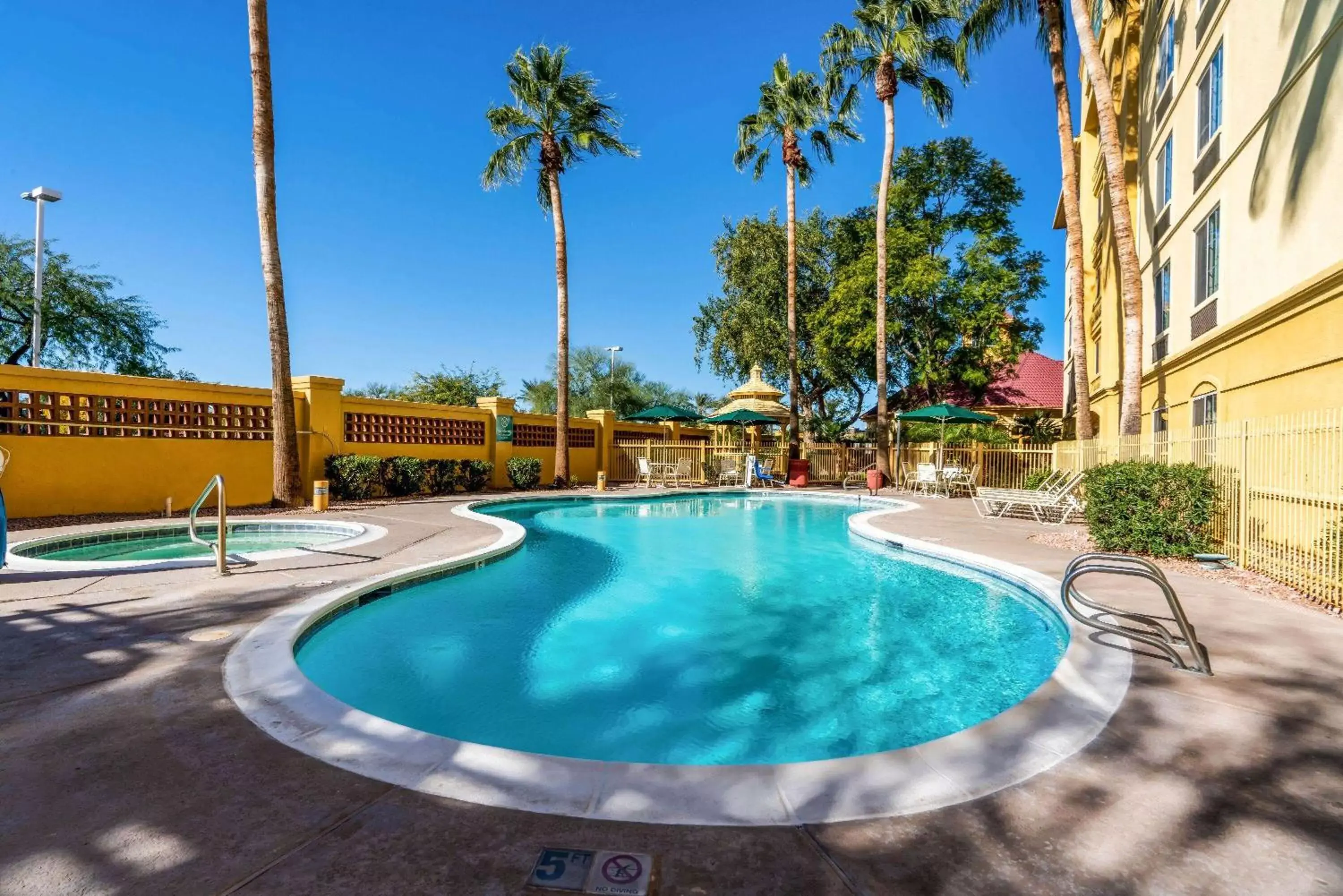 Pool view, Swimming Pool in La Quinta by Wyndham Phoenix West Peoria