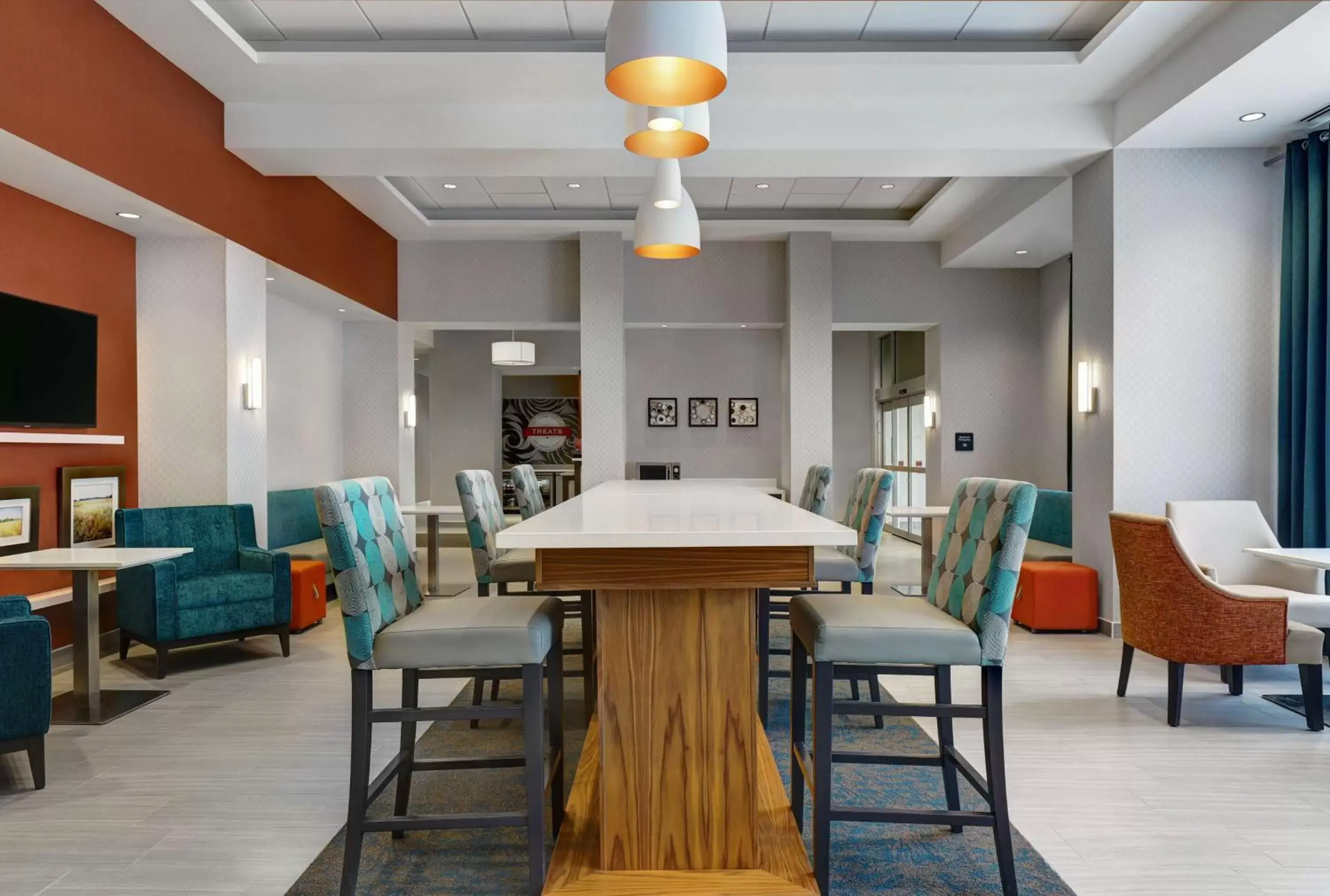 Dining area in Hampton Inn & Suites Belleville