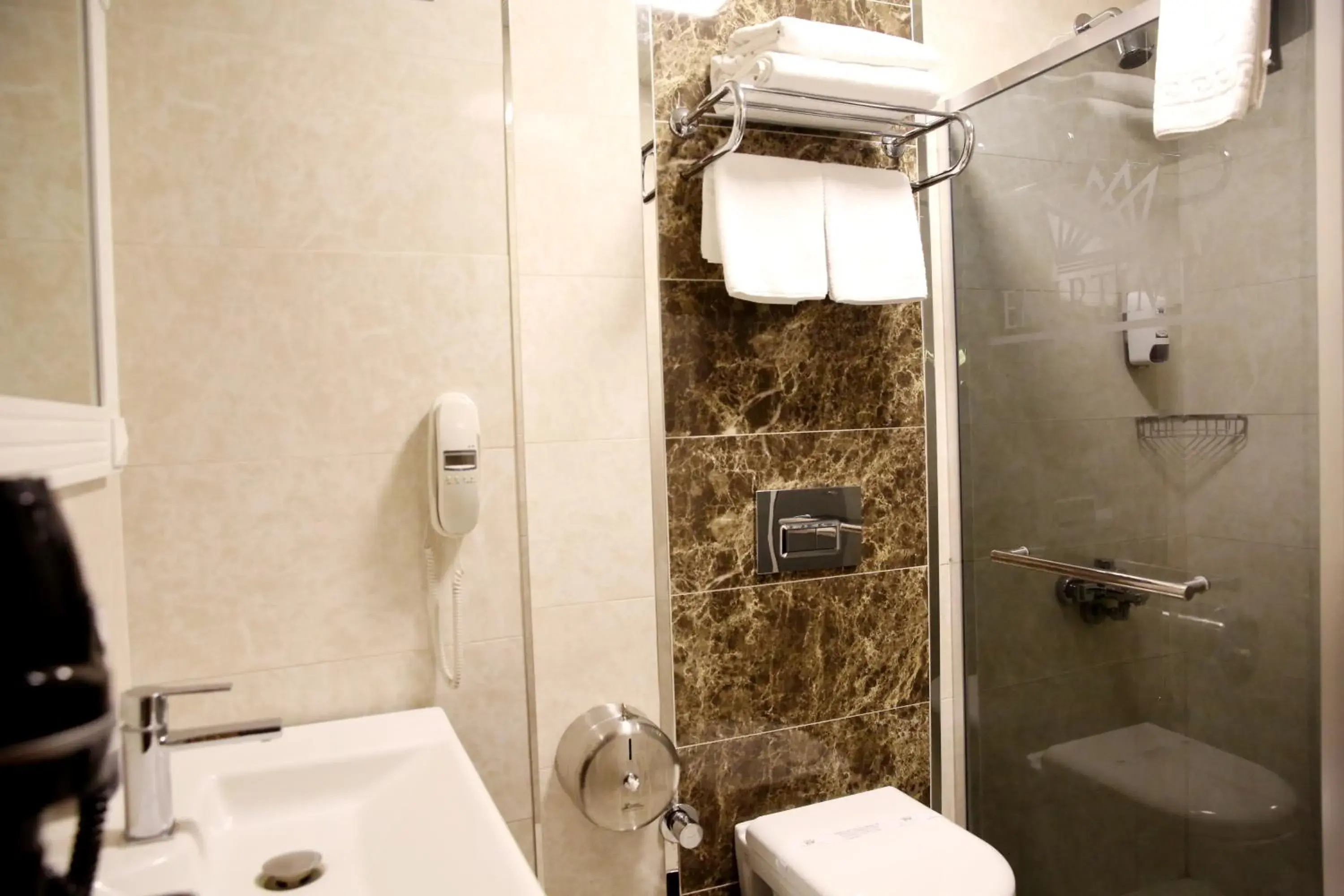 Shower, Bathroom in Emirtimes Hotel&Spa - Tuzla